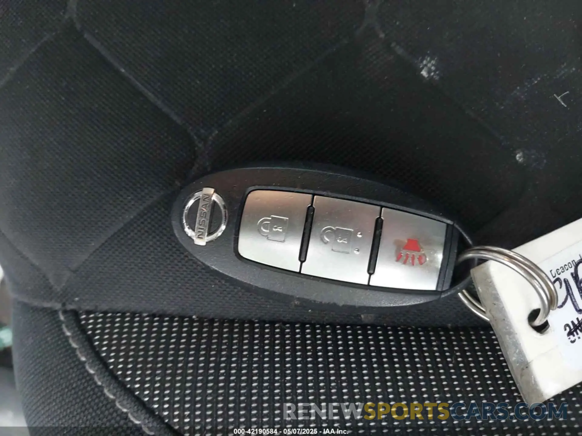11 Photograph of a damaged car 3N1CP5BV9LL563069 NISSAN KICKS 2020