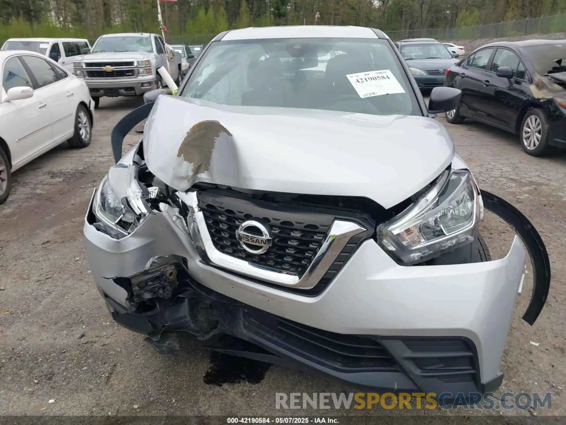 13 Photograph of a damaged car 3N1CP5BV9LL563069 NISSAN KICKS 2020