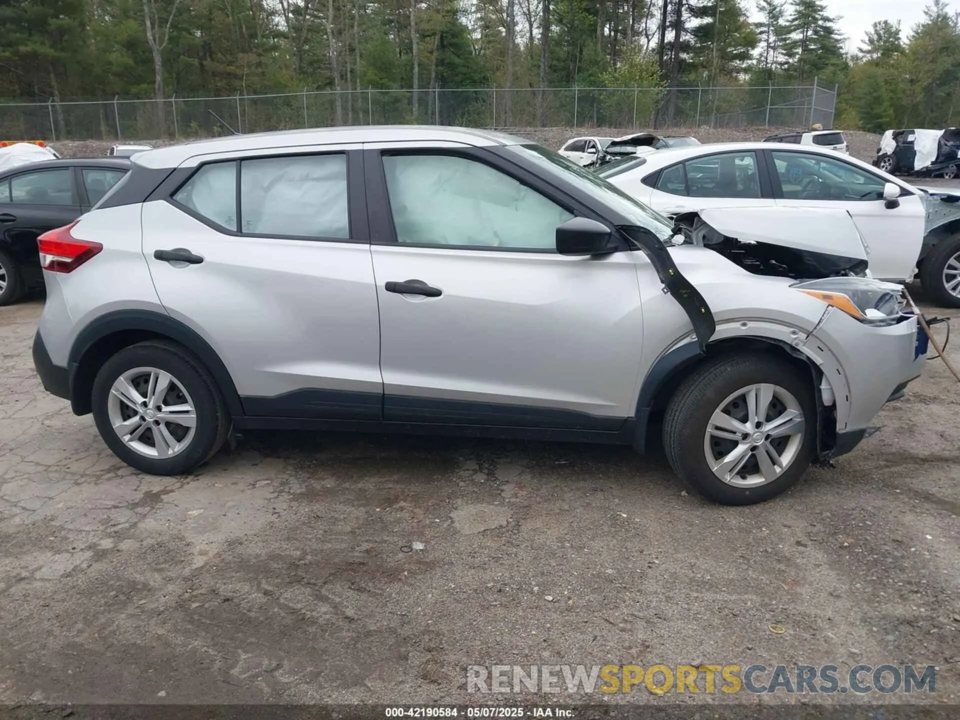 14 Photograph of a damaged car 3N1CP5BV9LL563069 NISSAN KICKS 2020