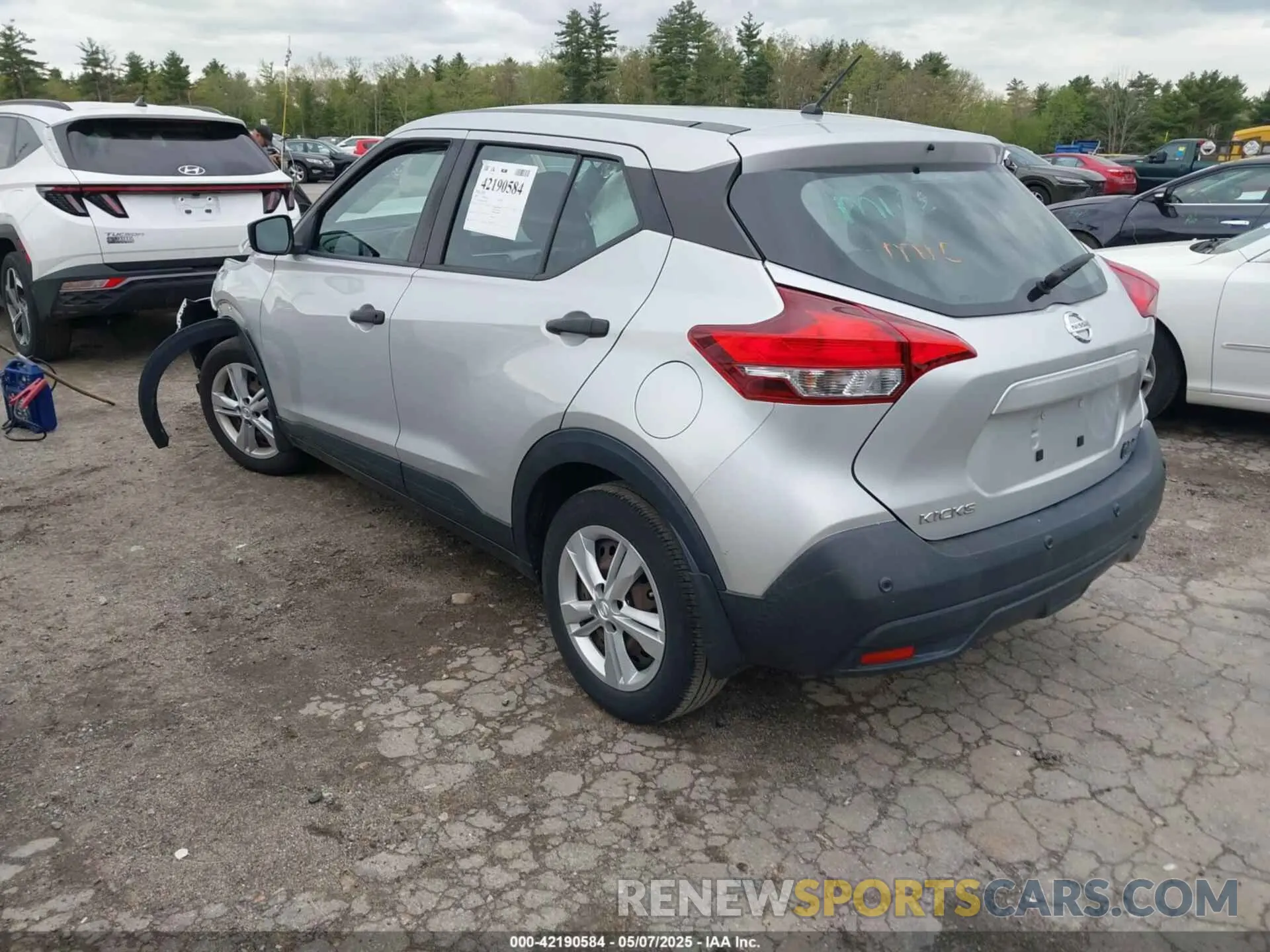 3 Photograph of a damaged car 3N1CP5BV9LL563069 NISSAN KICKS 2020