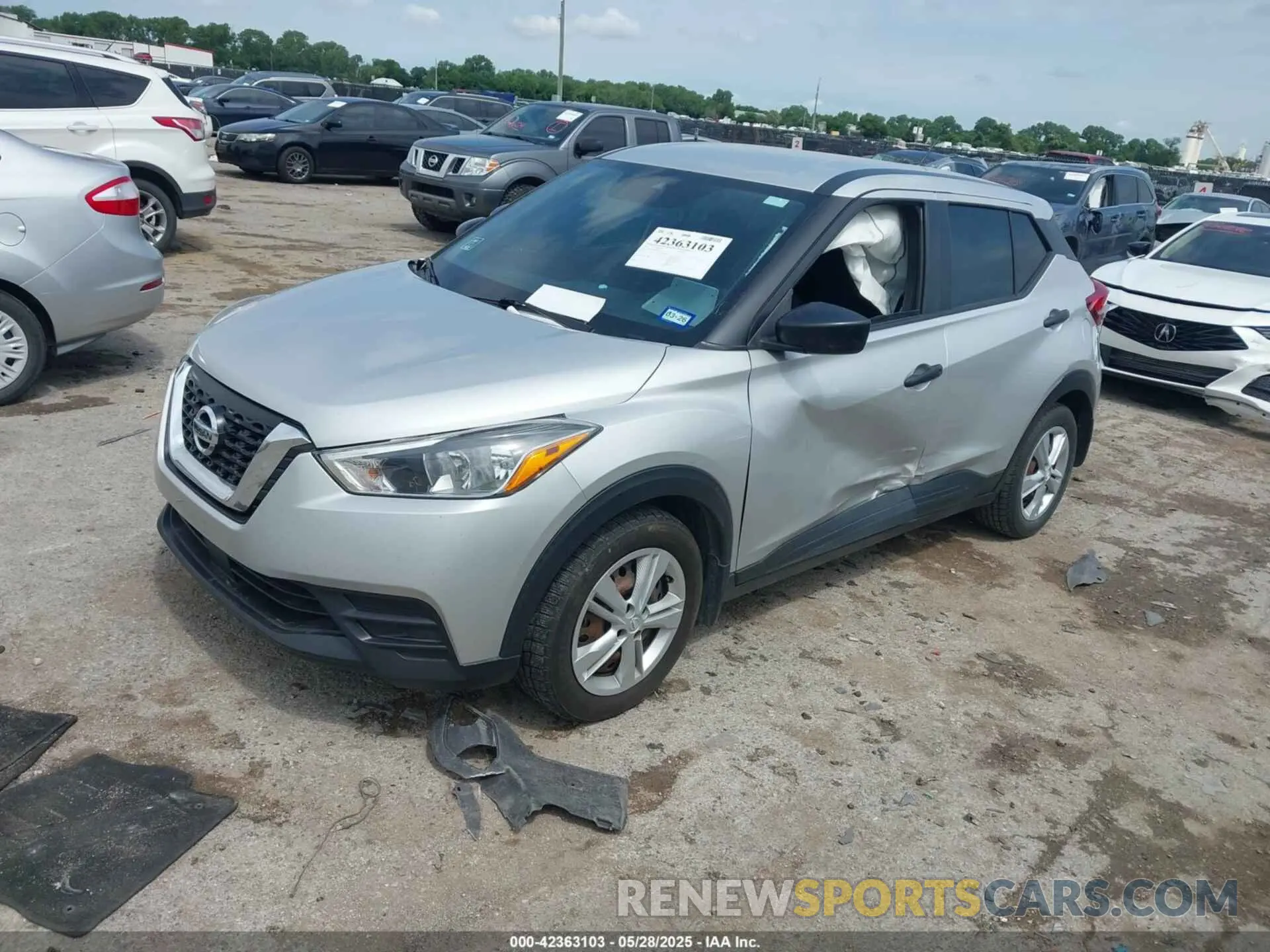 2 Photograph of a damaged car 3N1CP5BV9LL570328 NISSAN KICKS 2020