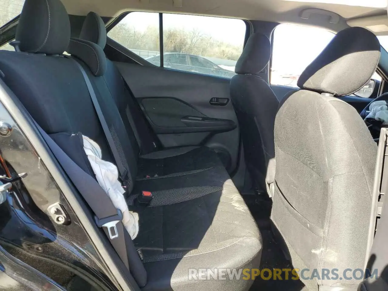 12 Photograph of a damaged car 3N1CP5BVXLL505844 NISSAN KICKS 2020