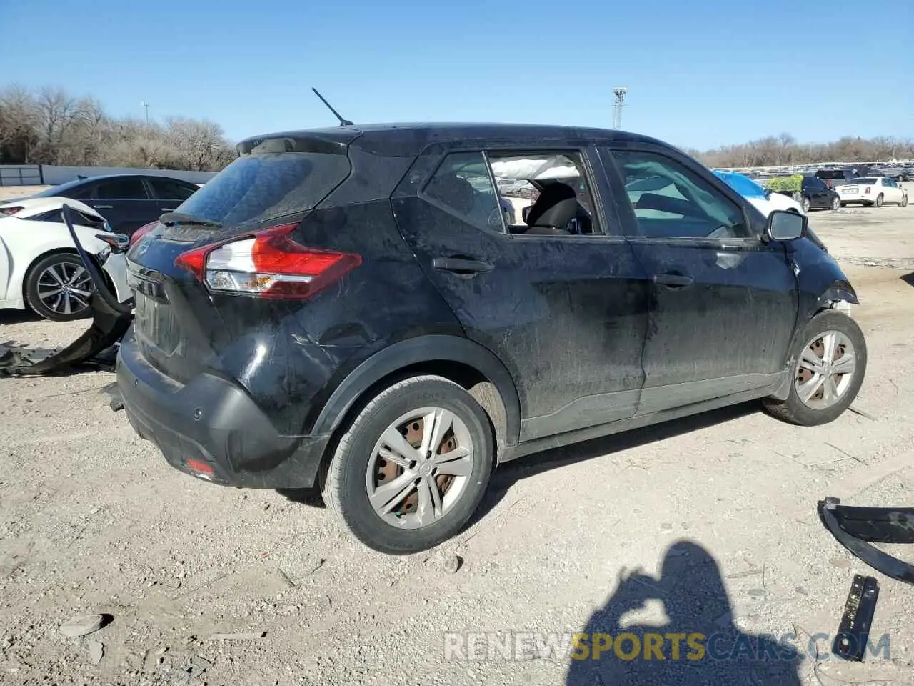 3 Photograph of a damaged car 3N1CP5BVXLL505844 NISSAN KICKS 2020
