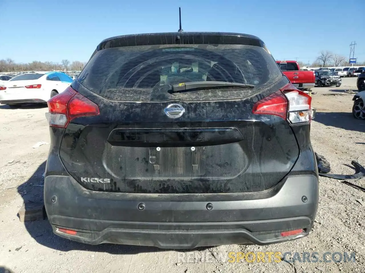 6 Photograph of a damaged car 3N1CP5BVXLL505844 NISSAN KICKS 2020