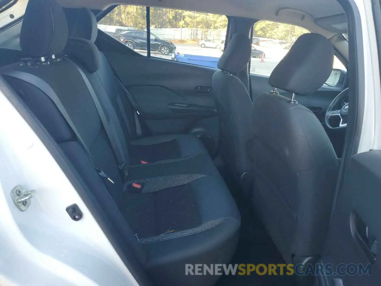 12 Photograph of a damaged car 3N1CP5BVXLL507609 NISSAN KICKS 2020