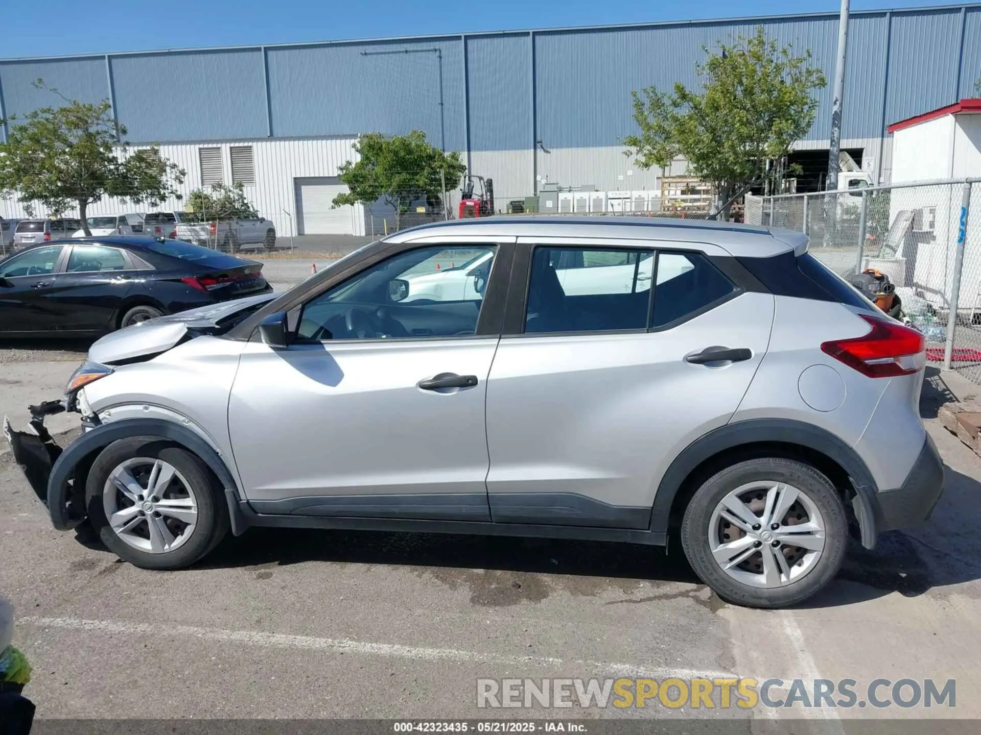 15 Photograph of a damaged car 3N1CP5BVXLL510039 NISSAN KICKS 2020