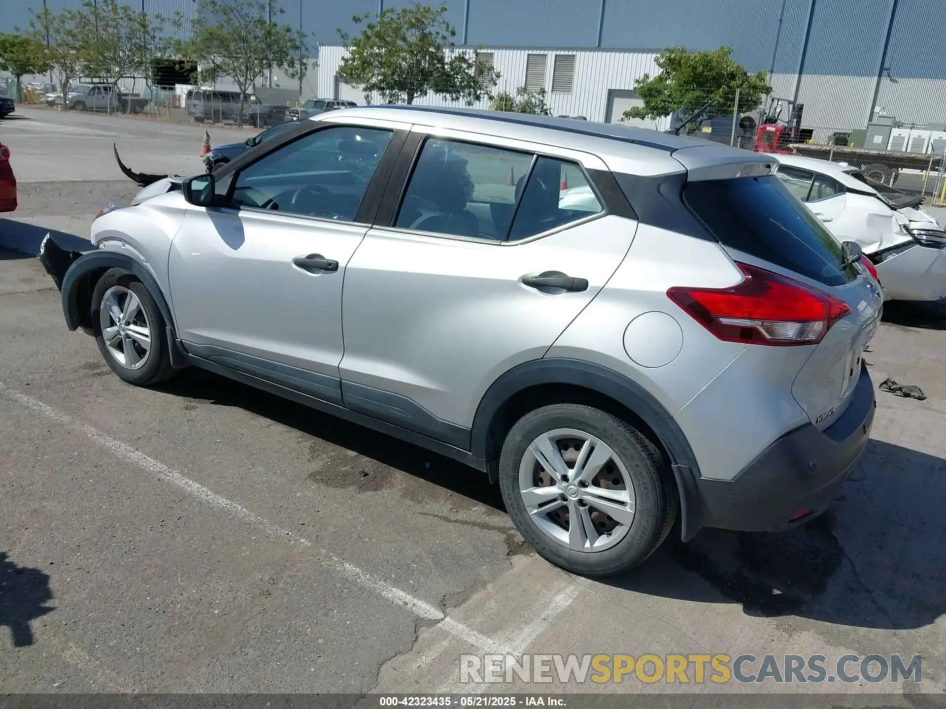 3 Photograph of a damaged car 3N1CP5BVXLL510039 NISSAN KICKS 2020