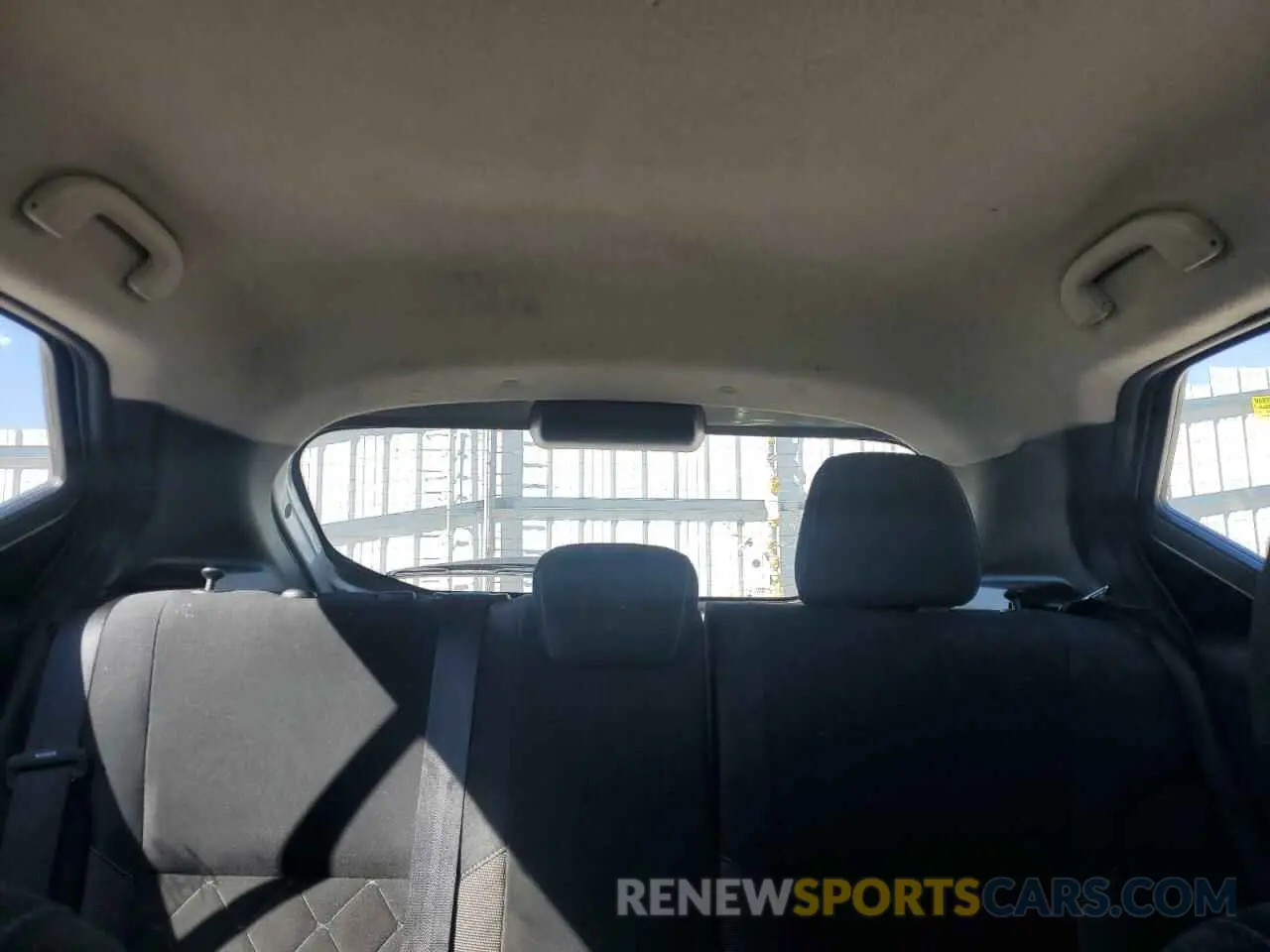 10 Photograph of a damaged car 3N1CP5BVXLL531764 NISSAN KICKS 2020