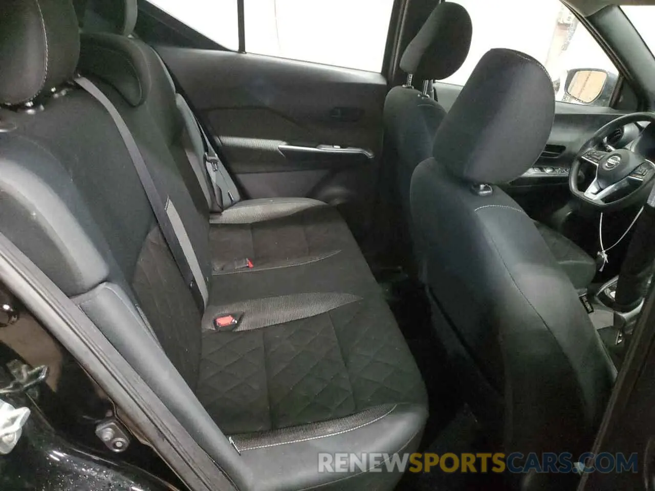 10 Photograph of a damaged car 3N1CP5BVXLL534339 NISSAN KICKS 2020