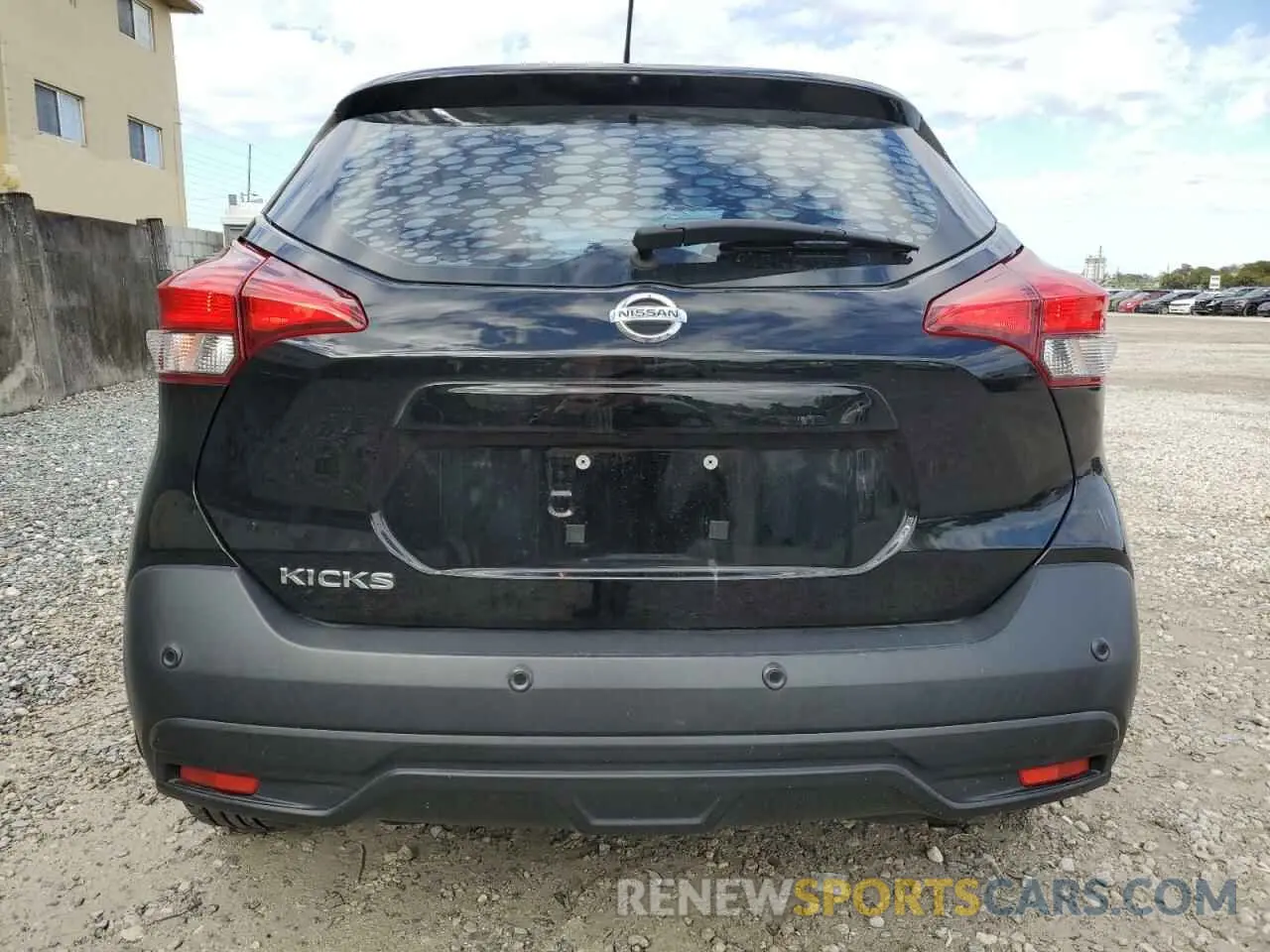 6 Photograph of a damaged car 3N1CP5BVXLL563873 NISSAN KICKS 2020