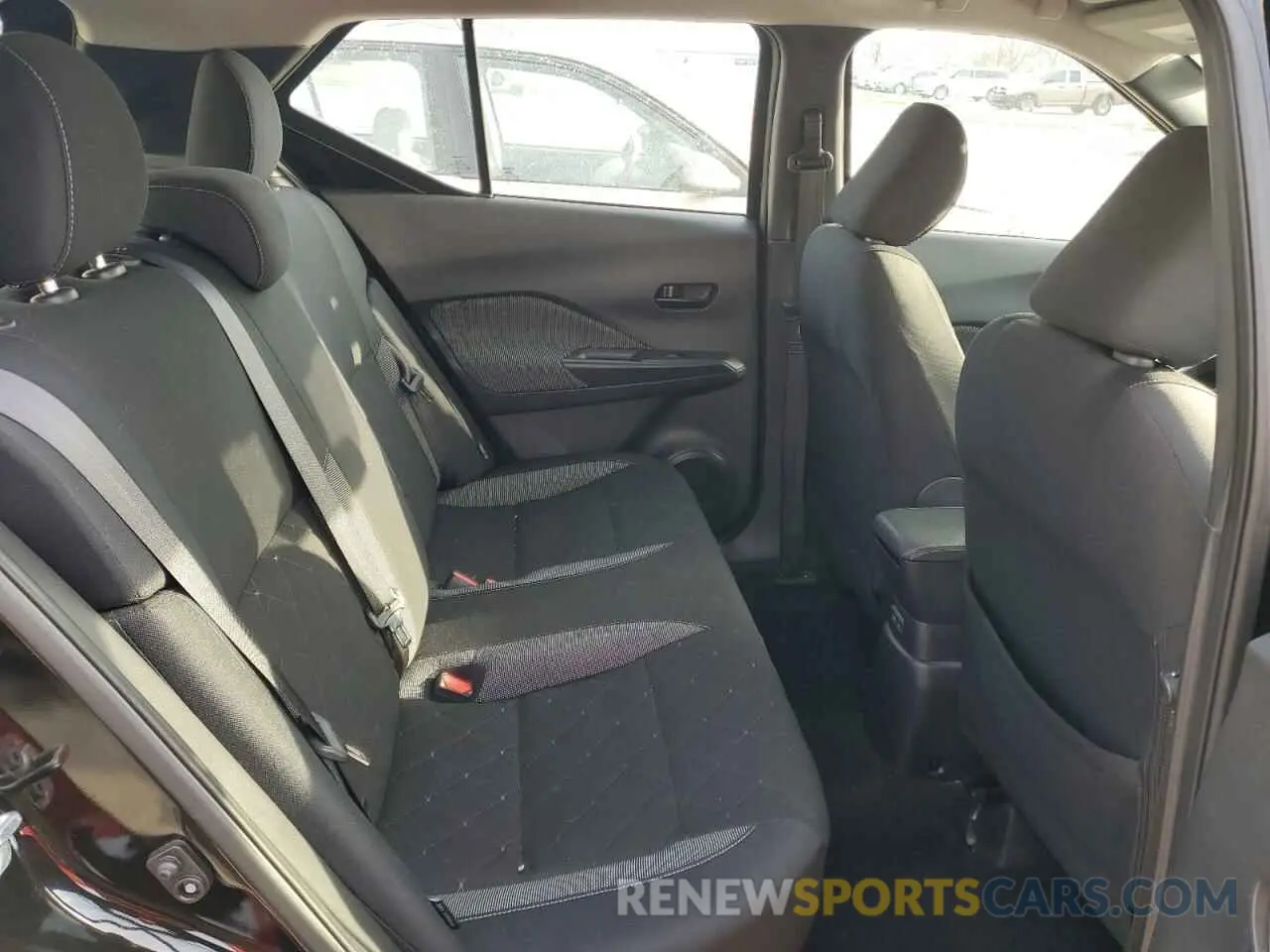 12 Photograph of a damaged car 3N1CP5BVXLL571391 NISSAN KICKS 2020