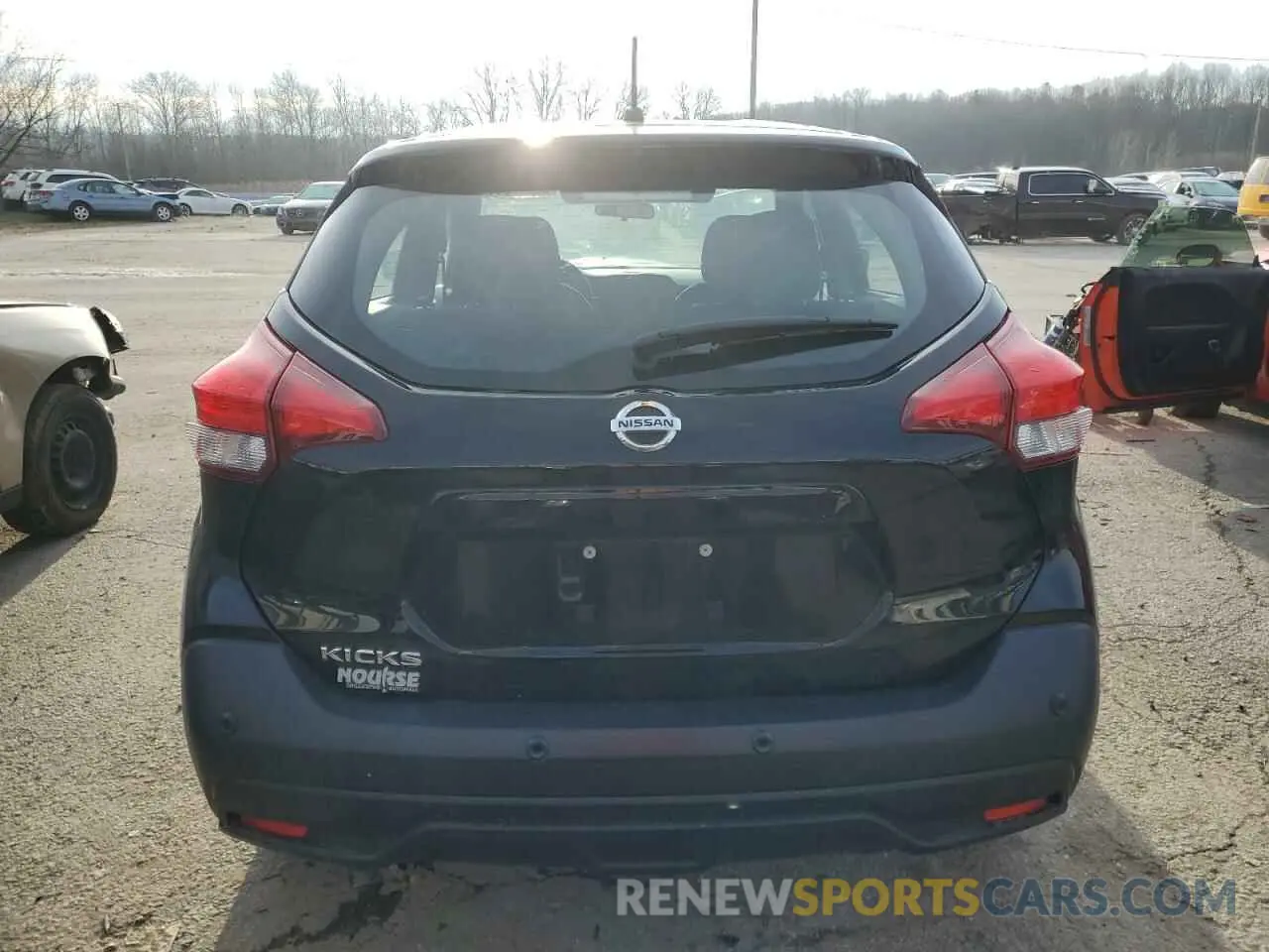 6 Photograph of a damaged car 3N1CP5BVXLL571391 NISSAN KICKS 2020