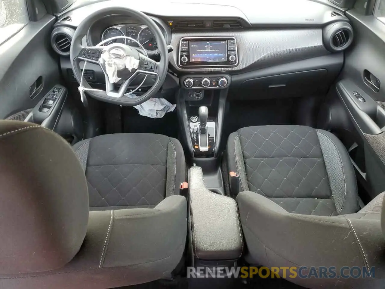8 Photograph of a damaged car 3N1CP5BVXLL571391 NISSAN KICKS 2020