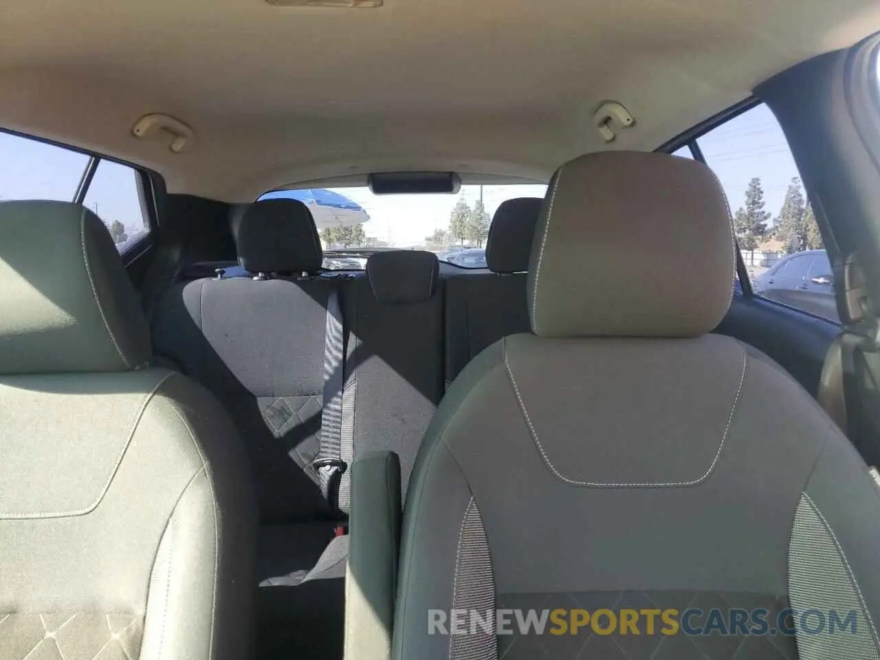 10 Photograph of a damaged car 3N1CP5CV0LL502773 NISSAN KICKS 2020