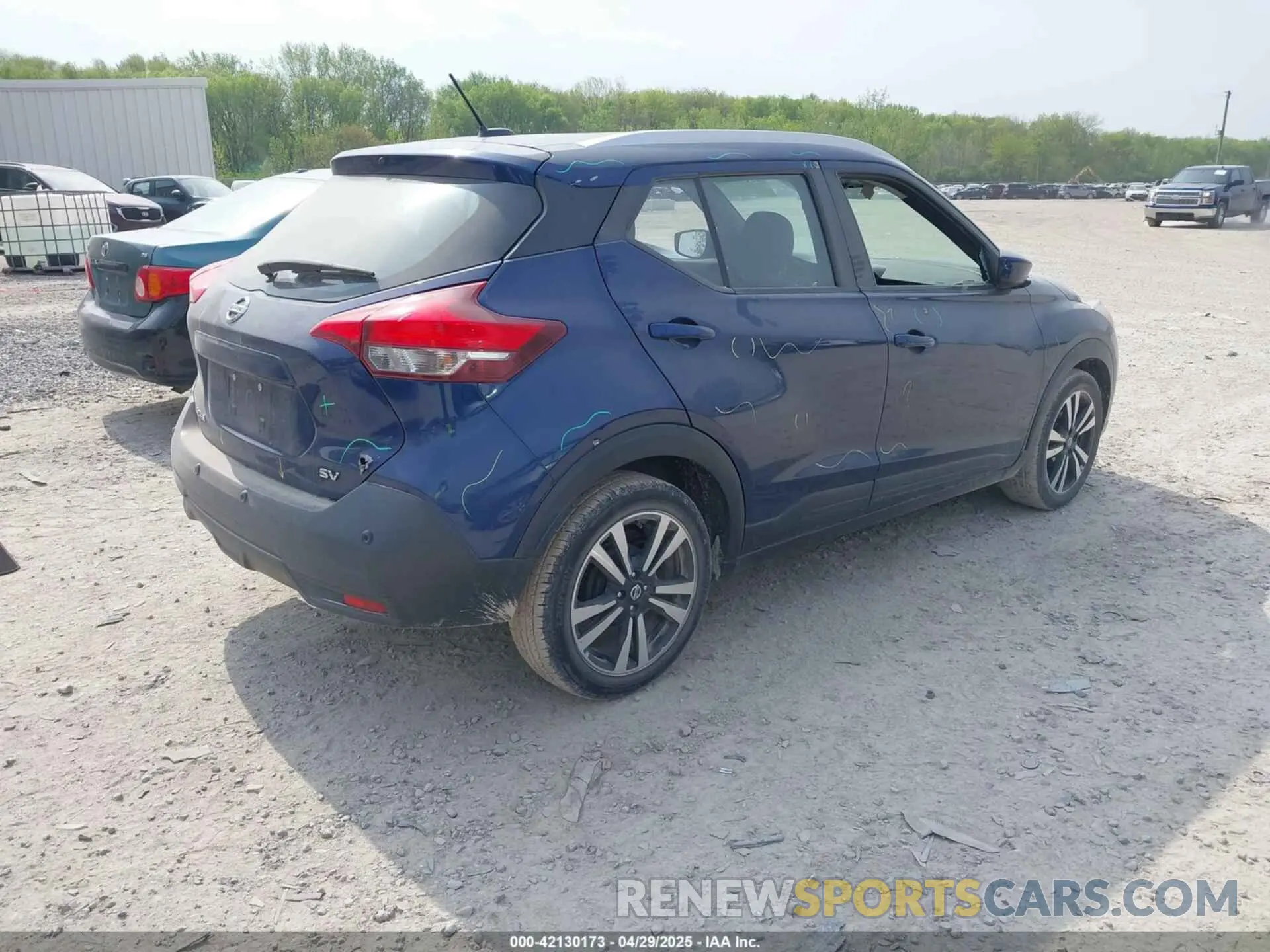 4 Photograph of a damaged car 3N1CP5CV0LL507892 NISSAN KICKS 2020