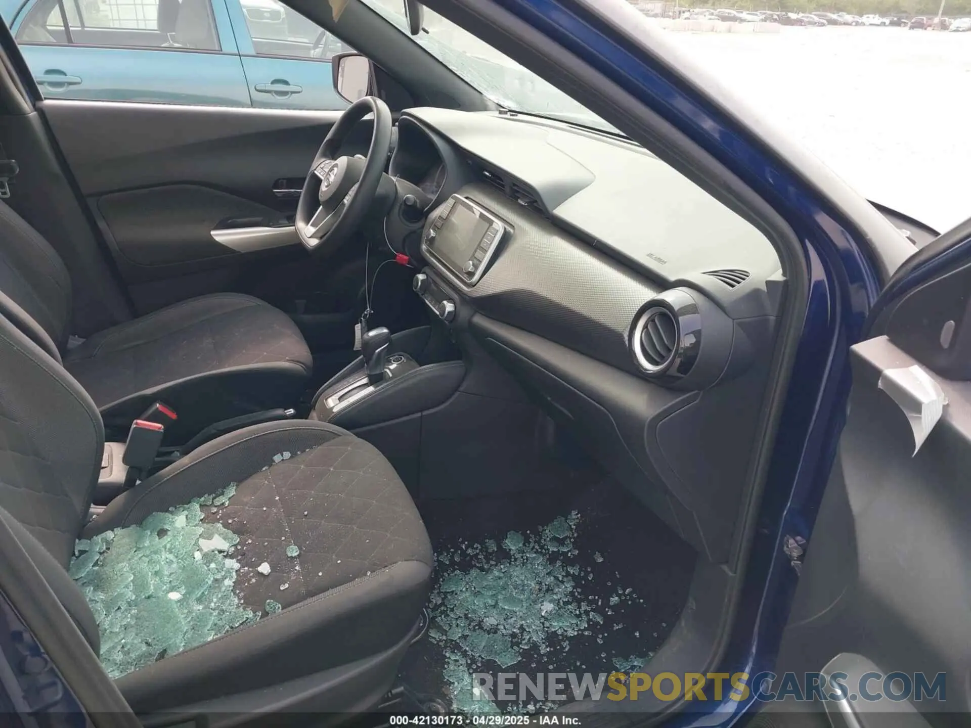 5 Photograph of a damaged car 3N1CP5CV0LL507892 NISSAN KICKS 2020
