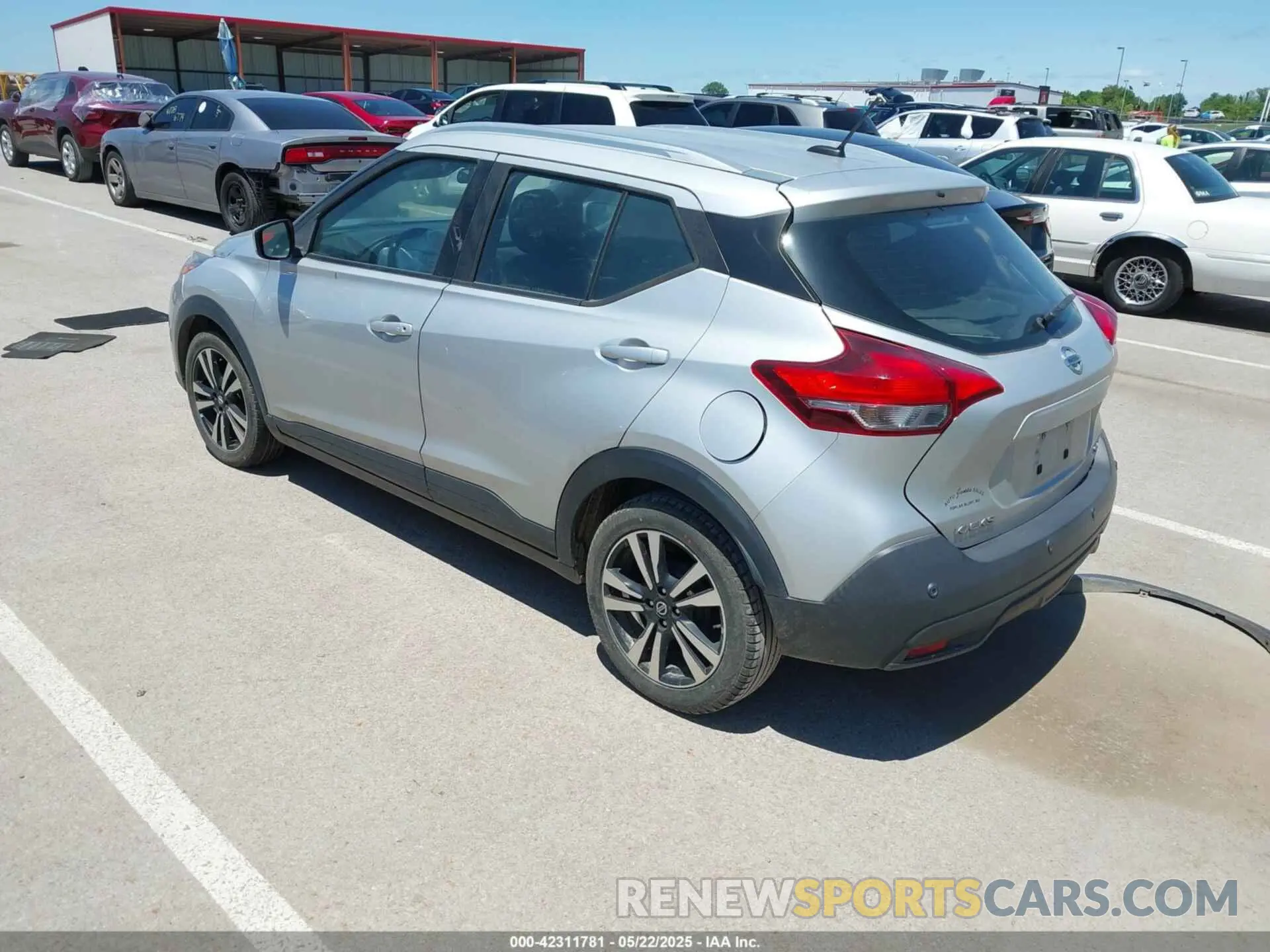 3 Photograph of a damaged car 3N1CP5CV0LL508475 NISSAN KICKS 2020