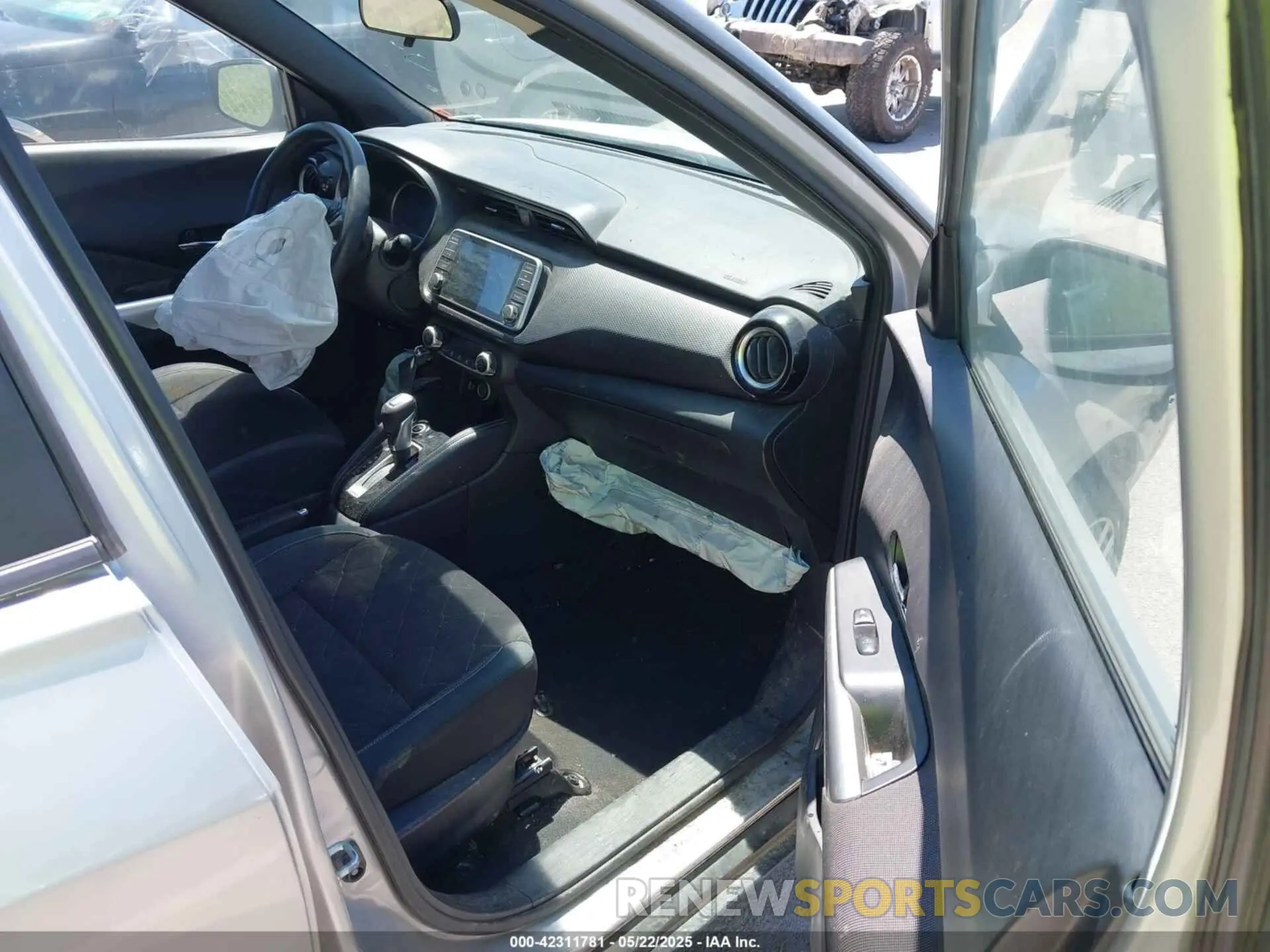 5 Photograph of a damaged car 3N1CP5CV0LL508475 NISSAN KICKS 2020