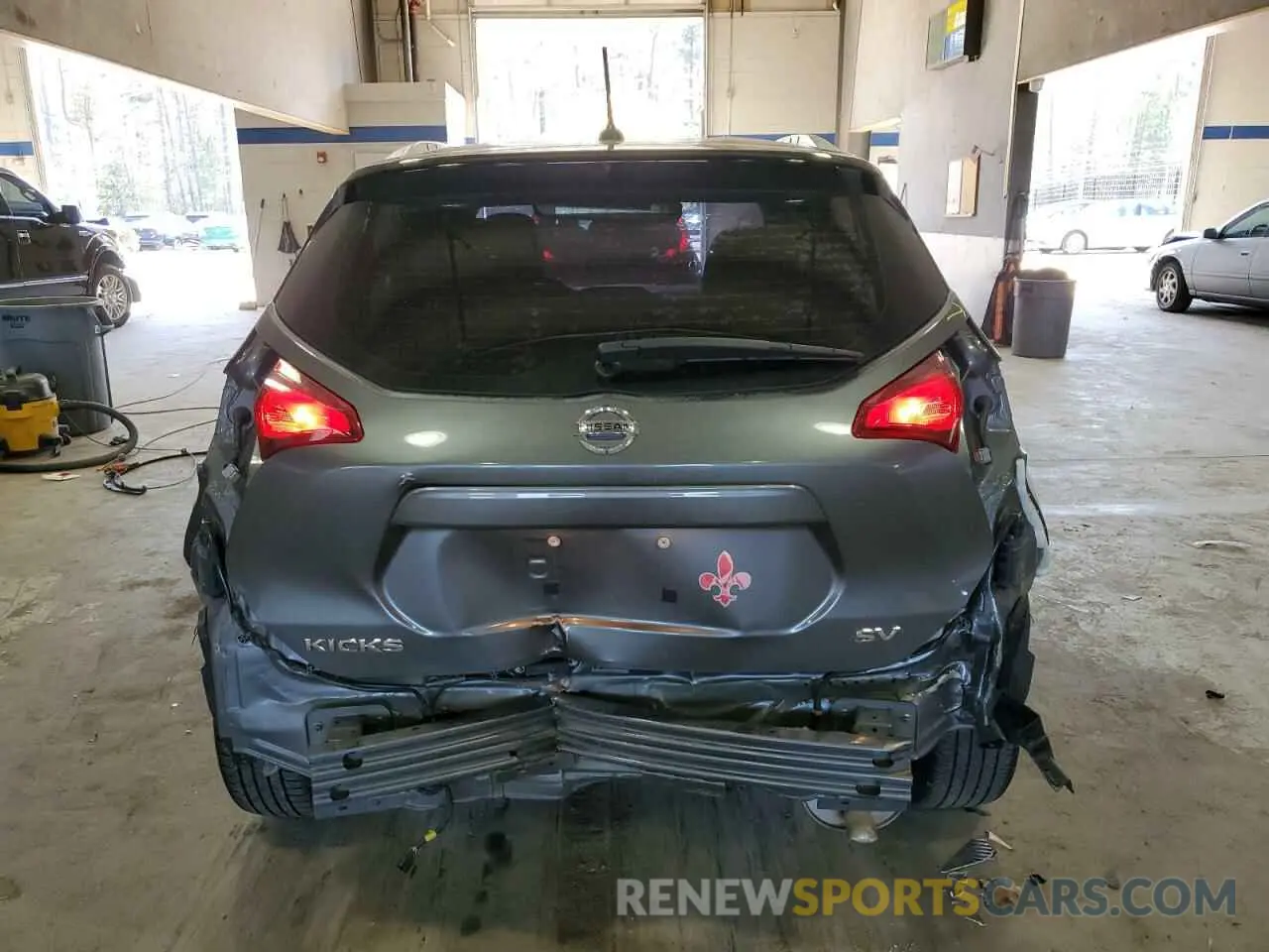 6 Photograph of a damaged car 3N1CP5CV0LL515779 NISSAN KICKS 2020