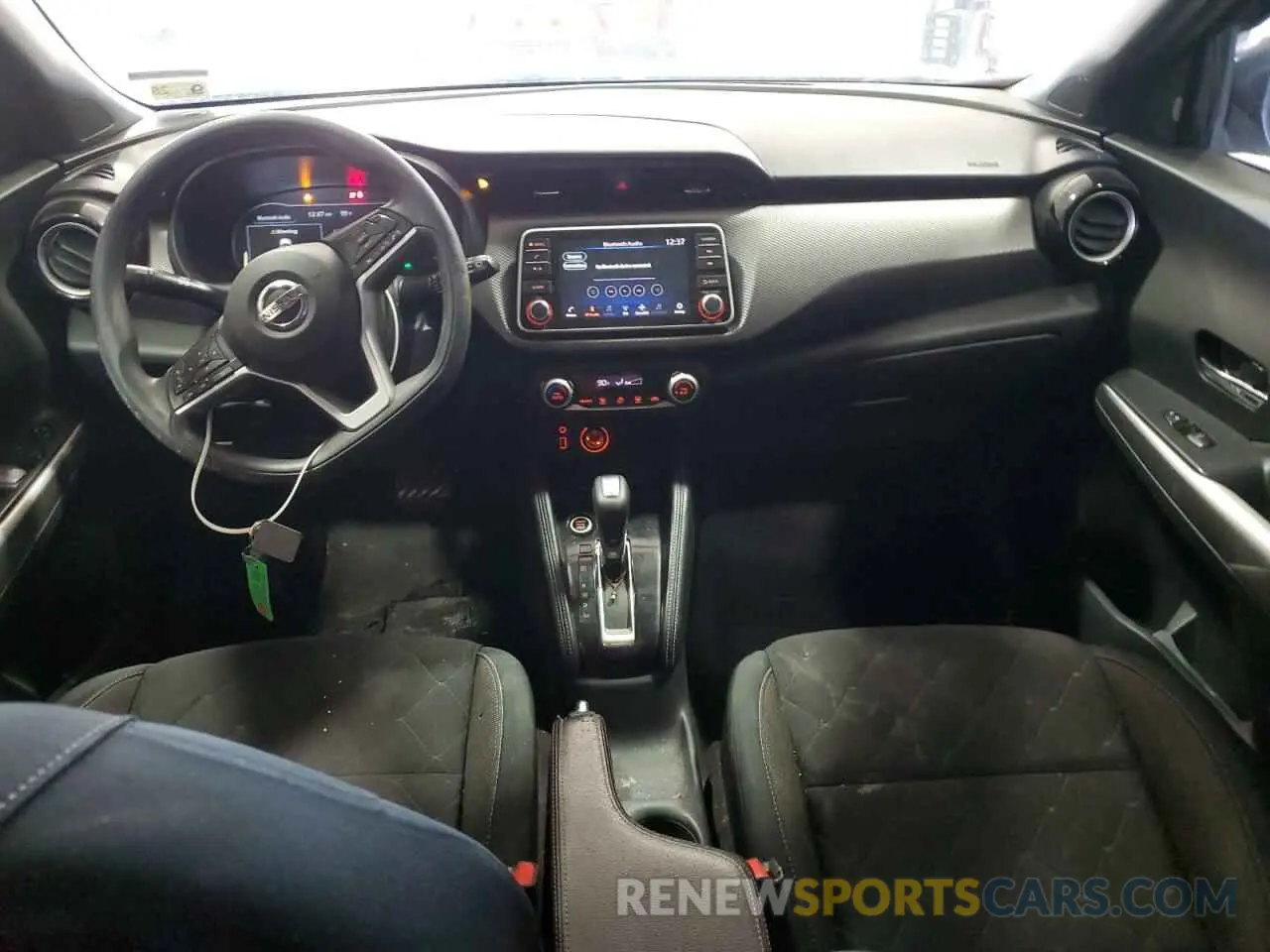 8 Photograph of a damaged car 3N1CP5CV0LL515779 NISSAN KICKS 2020