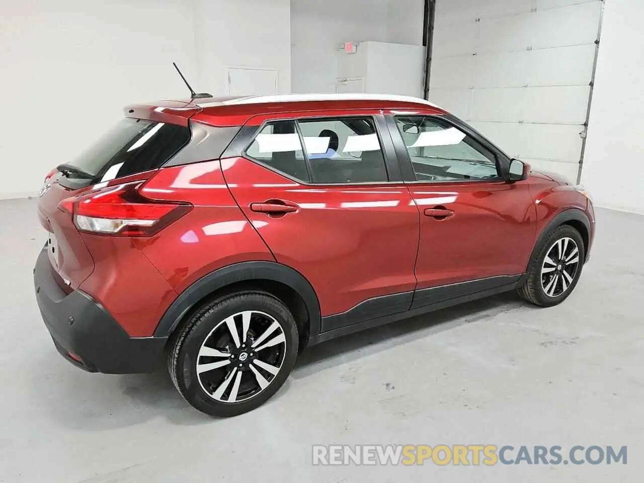 3 Photograph of a damaged car 3N1CP5CV0LL515975 NISSAN KICKS 2020