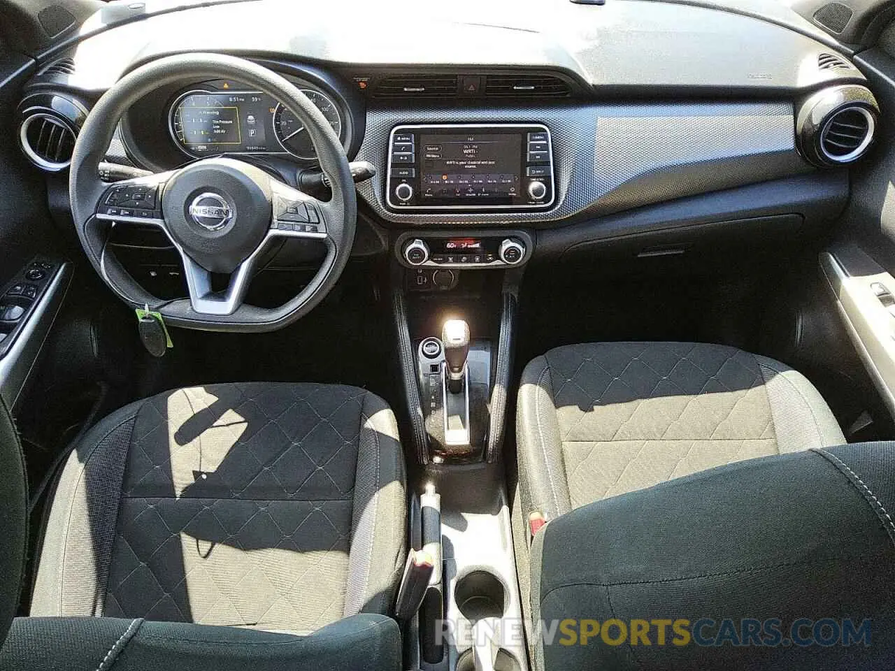 8 Photograph of a damaged car 3N1CP5CV0LL515975 NISSAN KICKS 2020