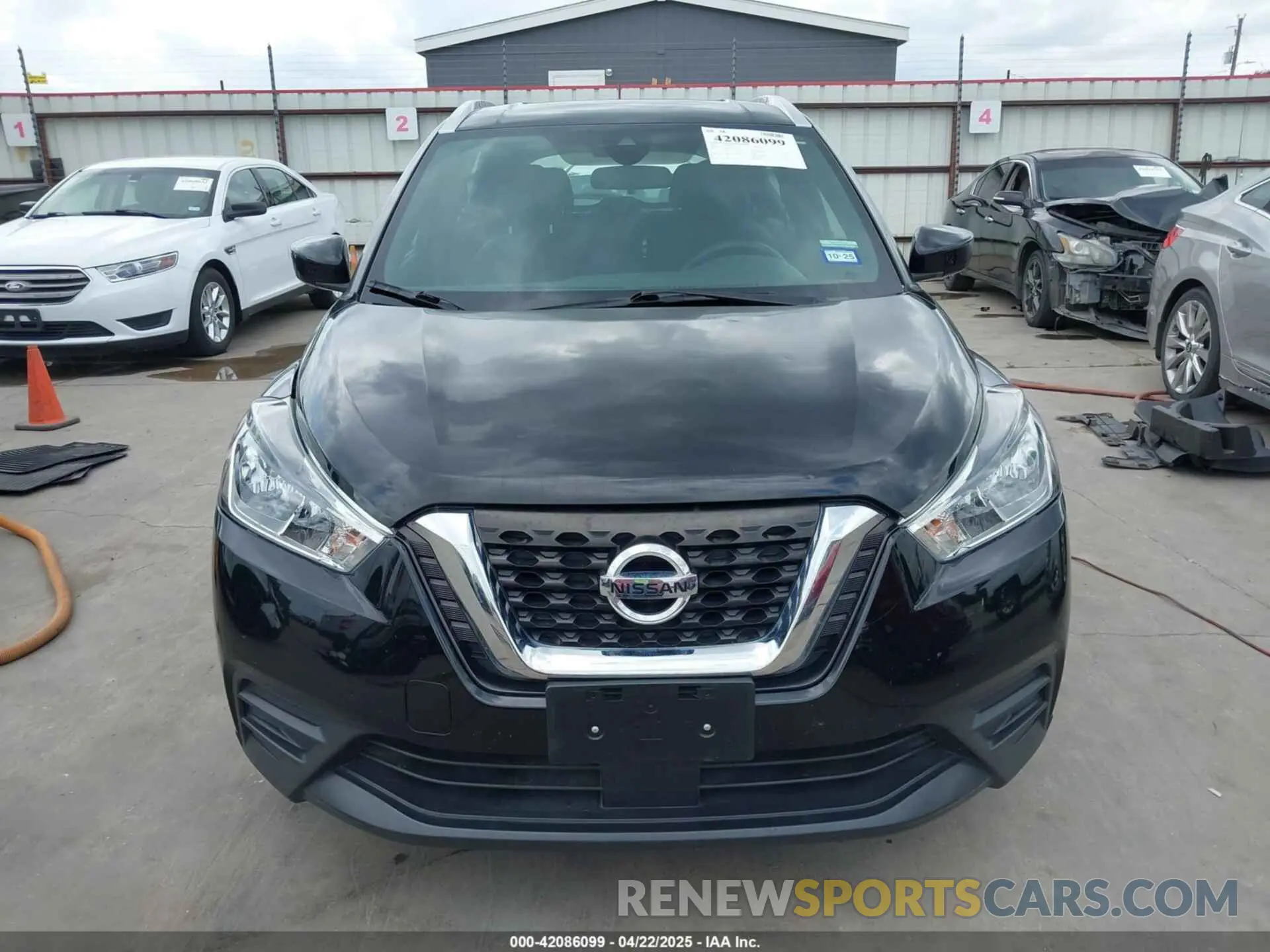 13 Photograph of a damaged car 3N1CP5CV0LL518956 NISSAN KICKS 2020