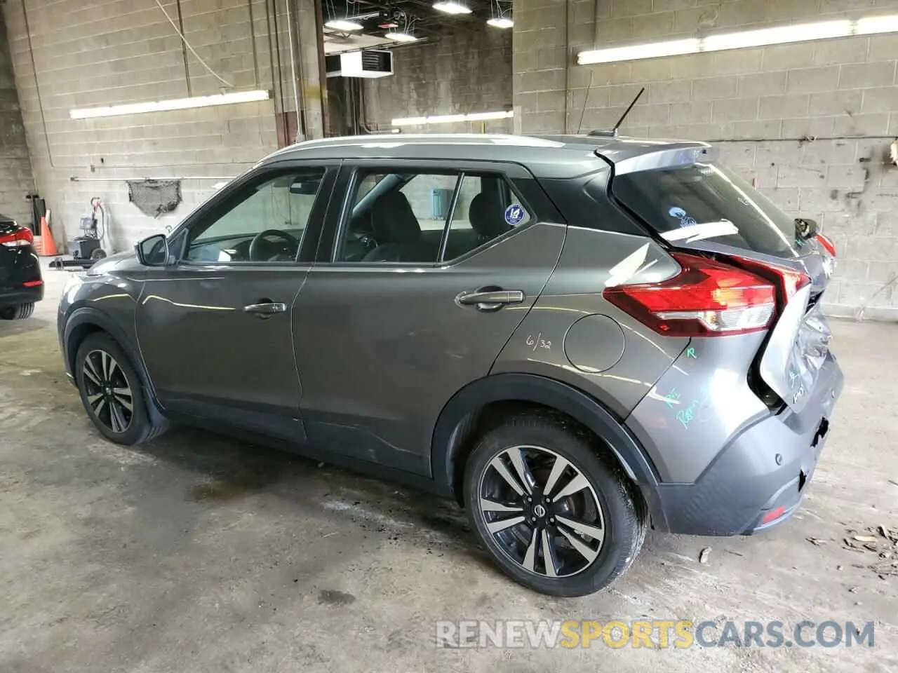 2 Photograph of a damaged car 3N1CP5CV0LL528984 NISSAN KICKS 2020