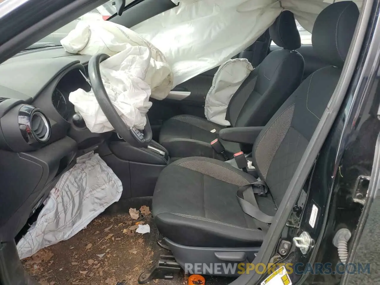 7 Photograph of a damaged car 3N1CP5CV0LL529455 NISSAN KICKS 2020