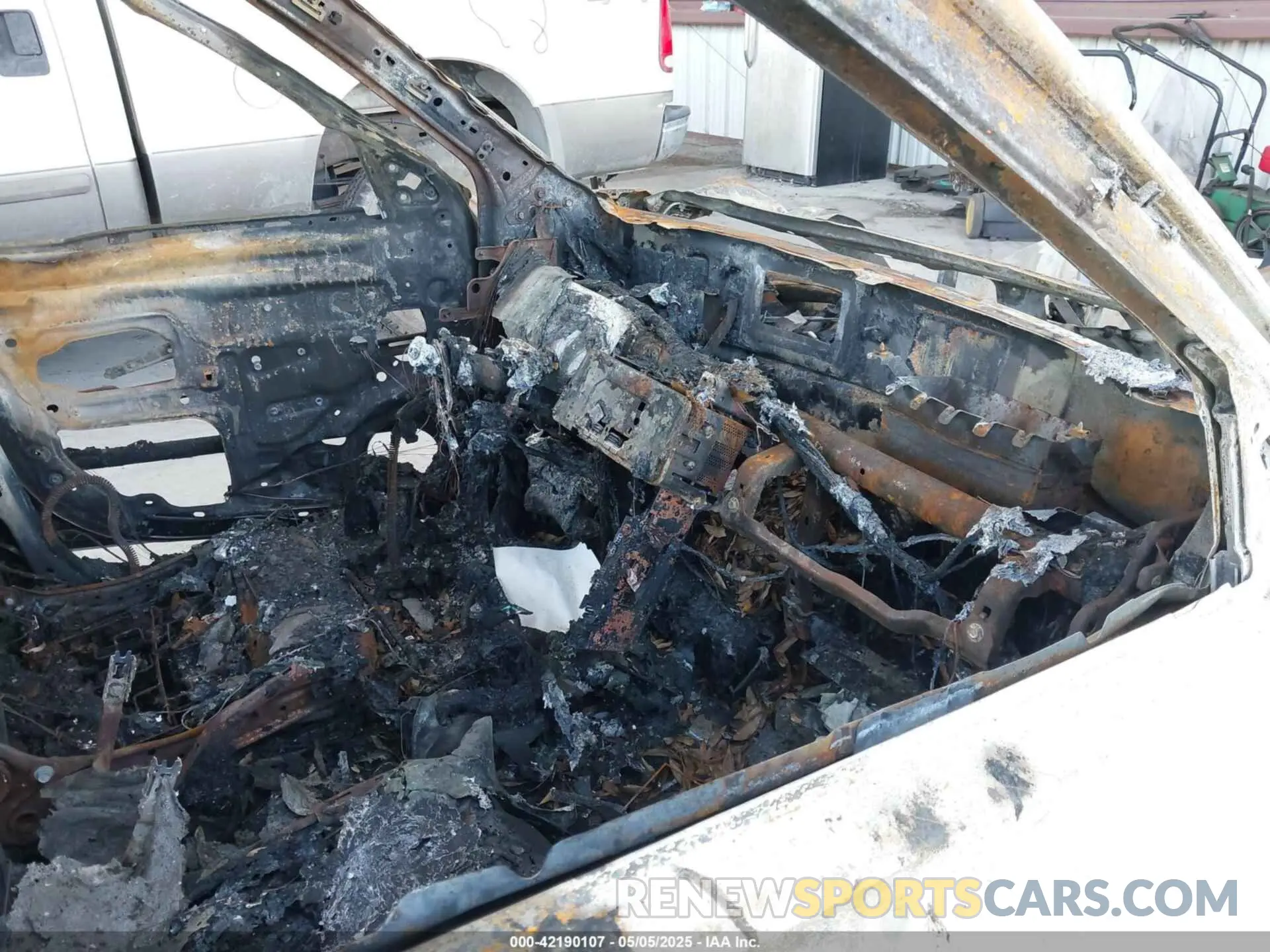 5 Photograph of a damaged car 3N1CP5CV0LL536681 NISSAN KICKS 2020