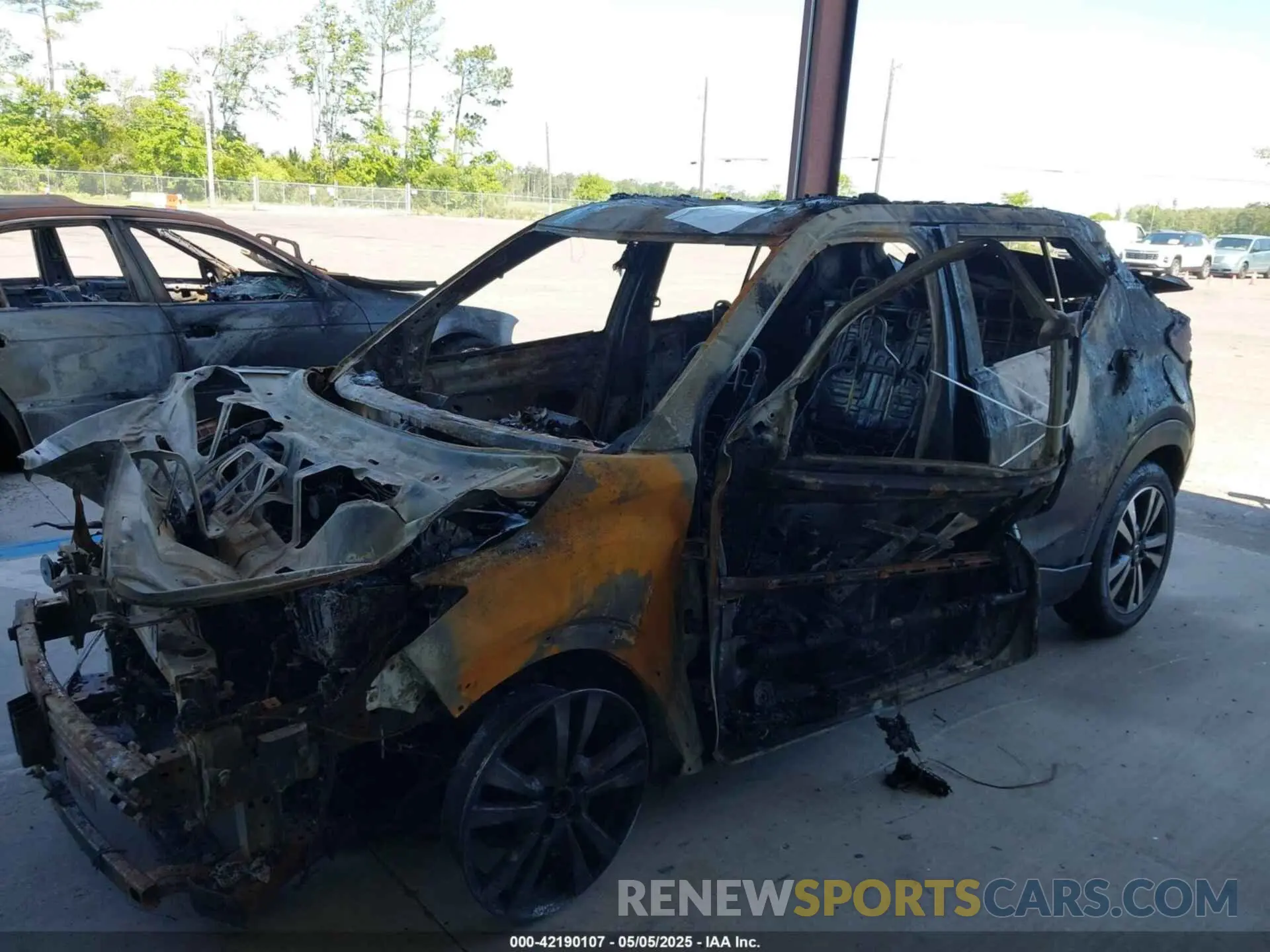 6 Photograph of a damaged car 3N1CP5CV0LL536681 NISSAN KICKS 2020