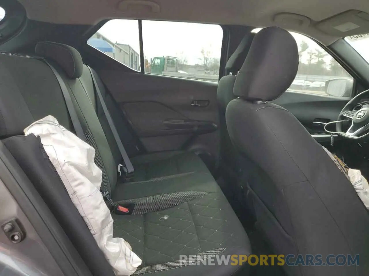 11 Photograph of a damaged car 3N1CP5CV0LL538012 NISSAN KICKS 2020