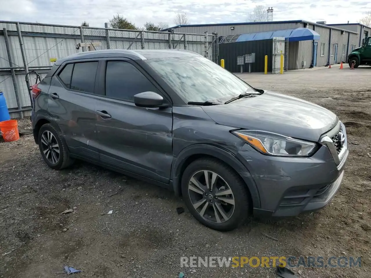 4 Photograph of a damaged car 3N1CP5CV0LL538012 NISSAN KICKS 2020
