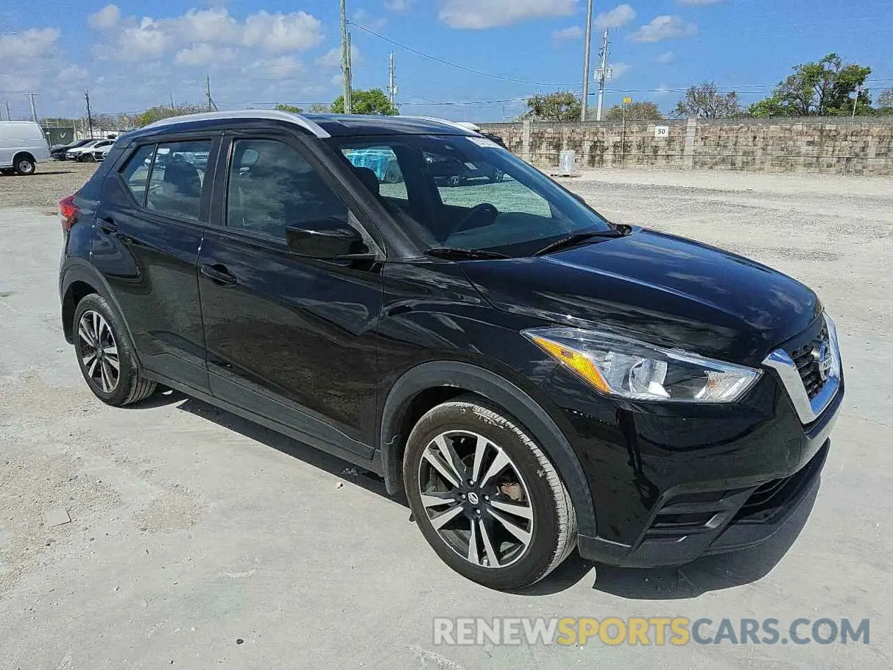 4 Photograph of a damaged car 3N1CP5CV0LL549446 NISSAN KICKS 2020