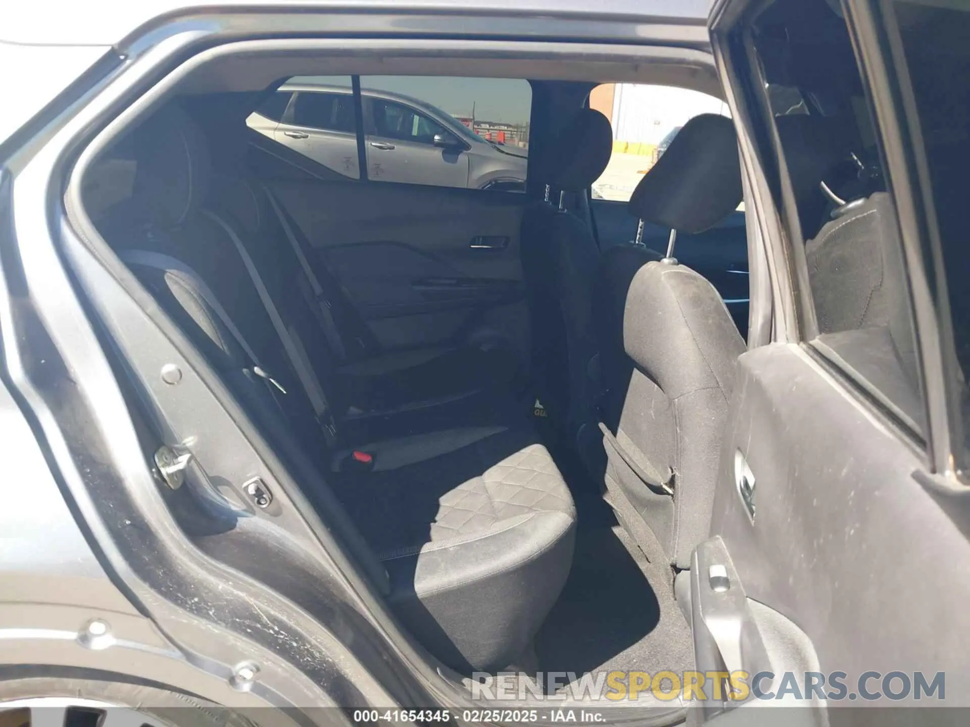 8 Photograph of a damaged car 3N1CP5CV0LL550449 NISSAN KICKS 2020