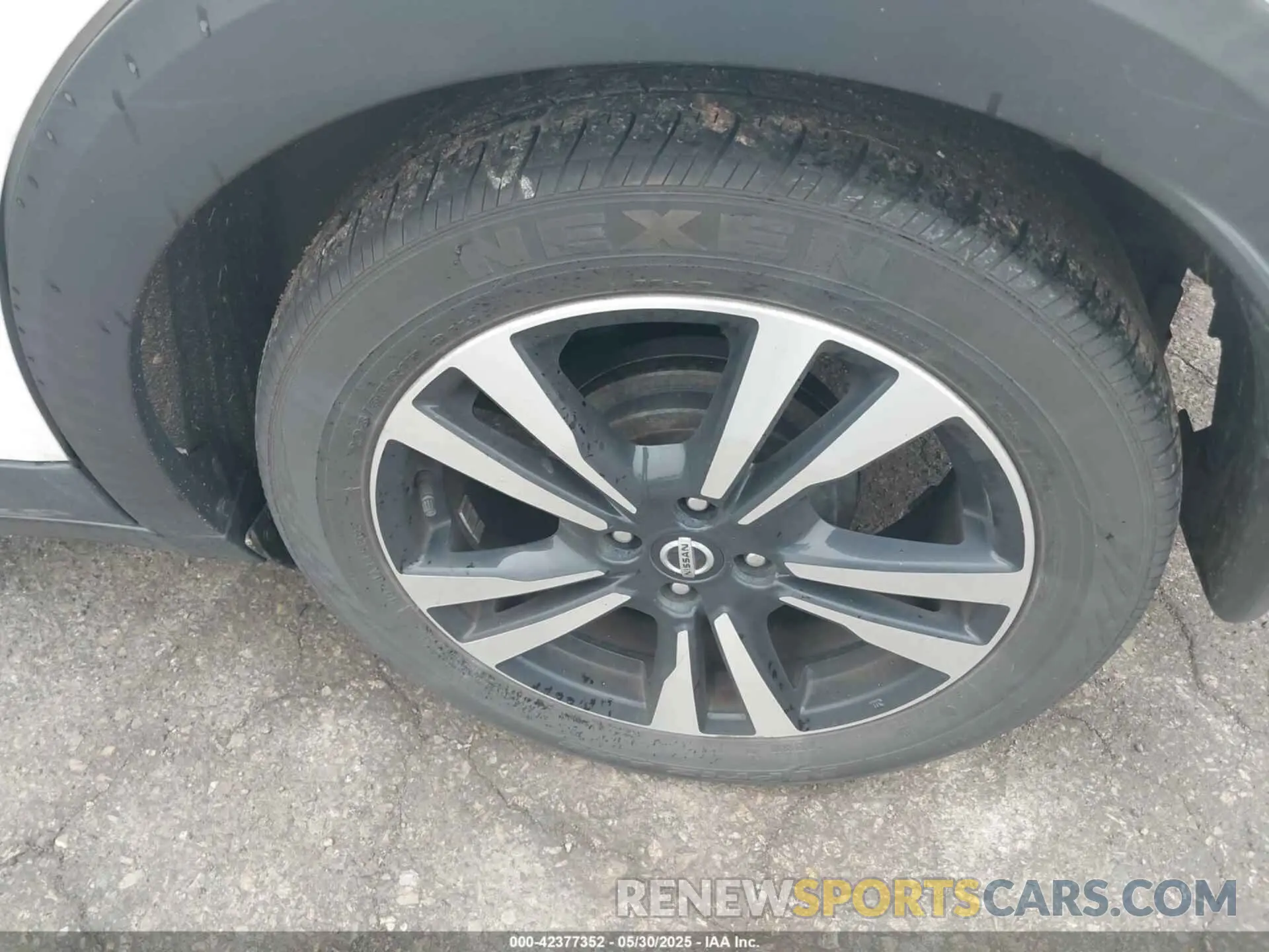 12 Photograph of a damaged car 3N1CP5CV0LL556932 NISSAN KICKS 2020
