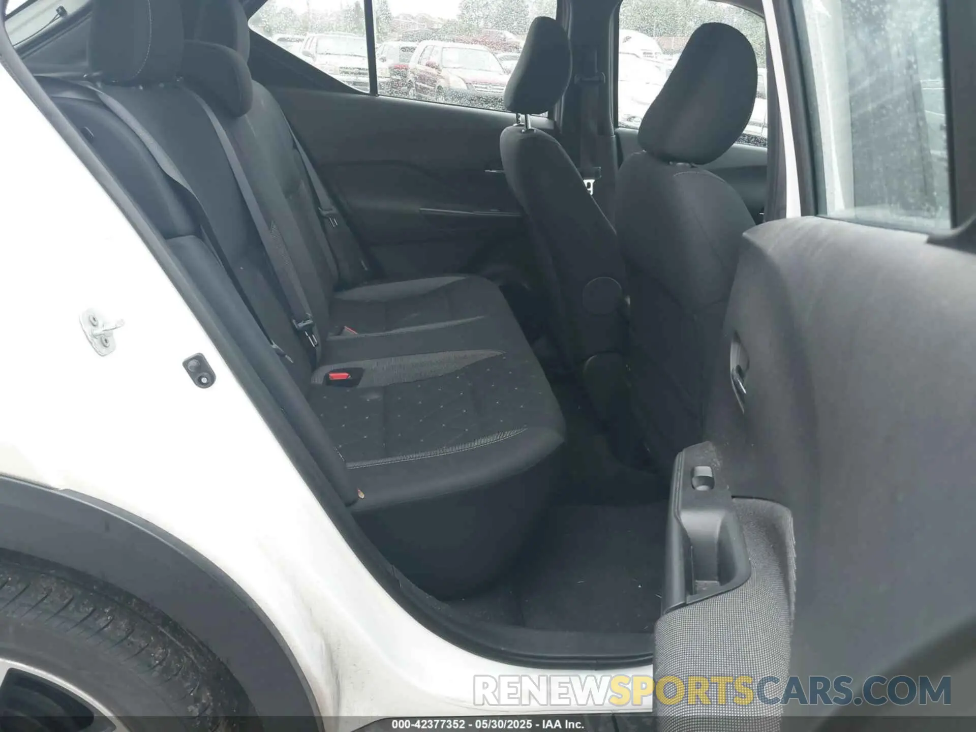 8 Photograph of a damaged car 3N1CP5CV0LL556932 NISSAN KICKS 2020