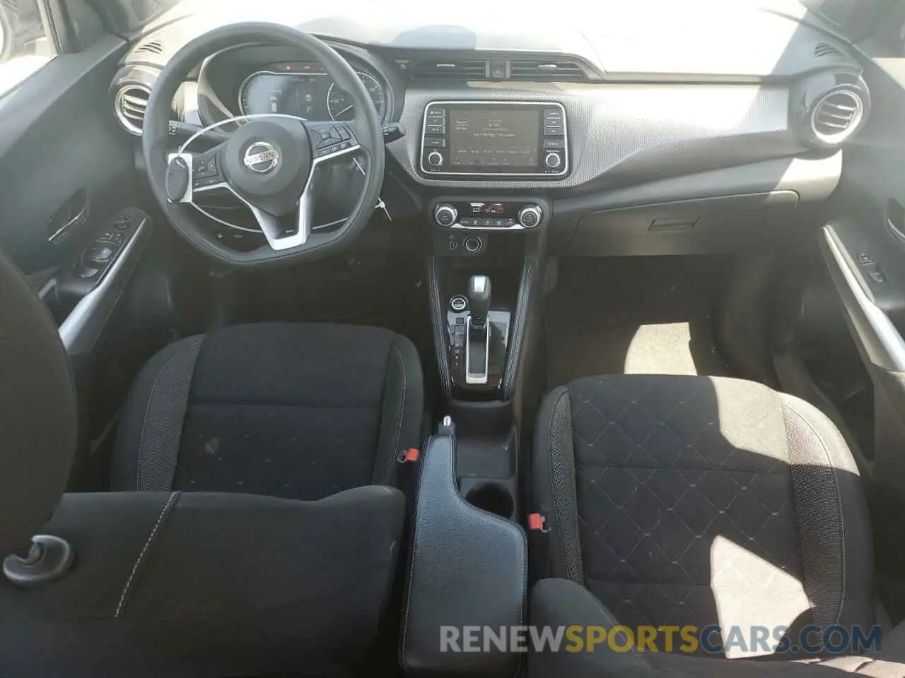 8 Photograph of a damaged car 3N1CP5CV0LL577120 NISSAN KICKS 2020
