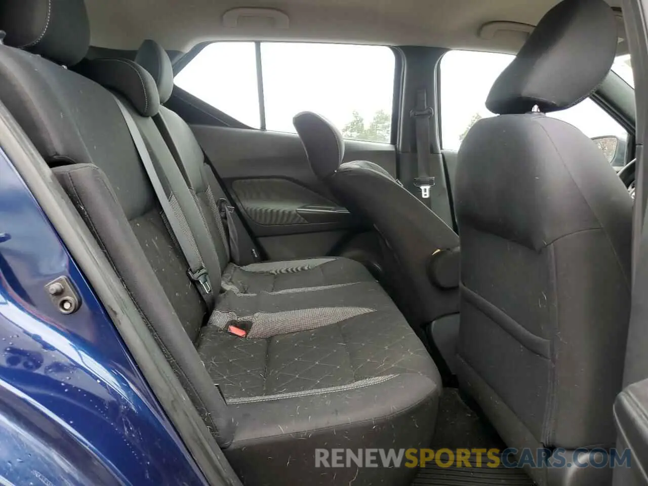 11 Photograph of a damaged car 3N1CP5CV1LL483232 NISSAN KICKS 2020