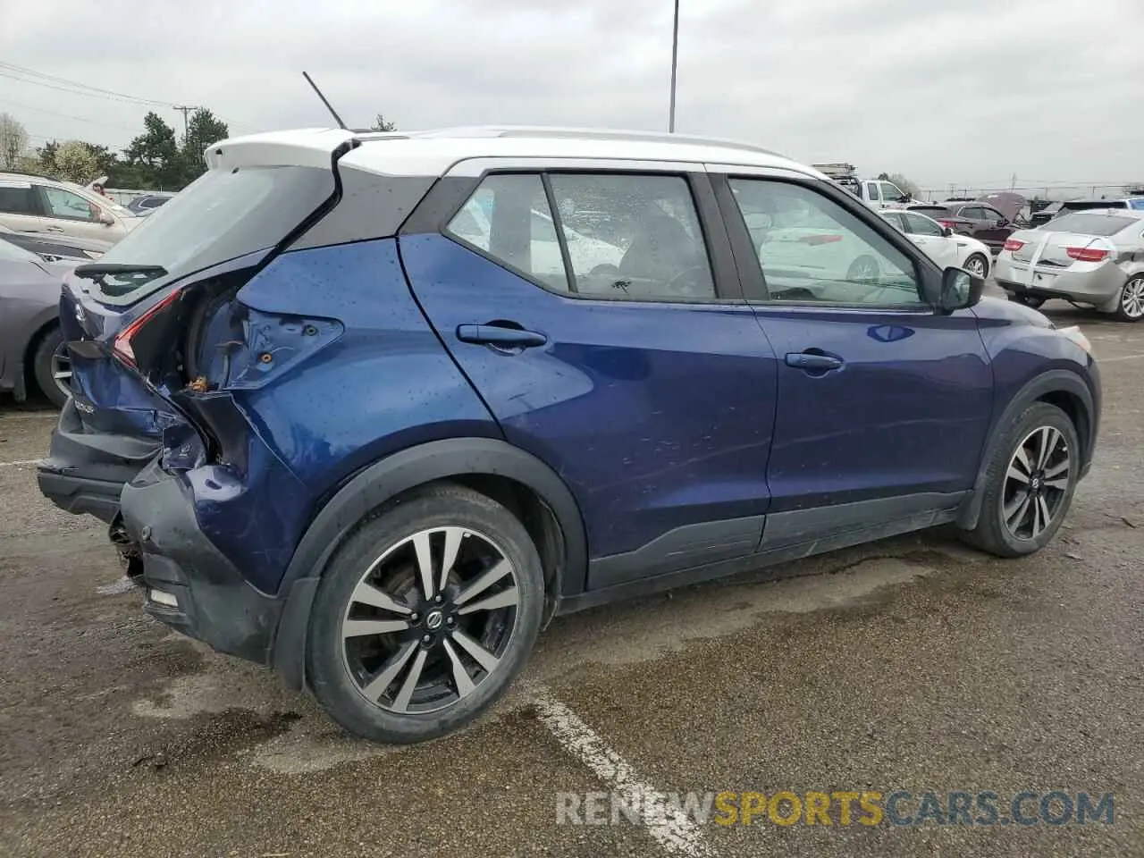 3 Photograph of a damaged car 3N1CP5CV1LL483232 NISSAN KICKS 2020