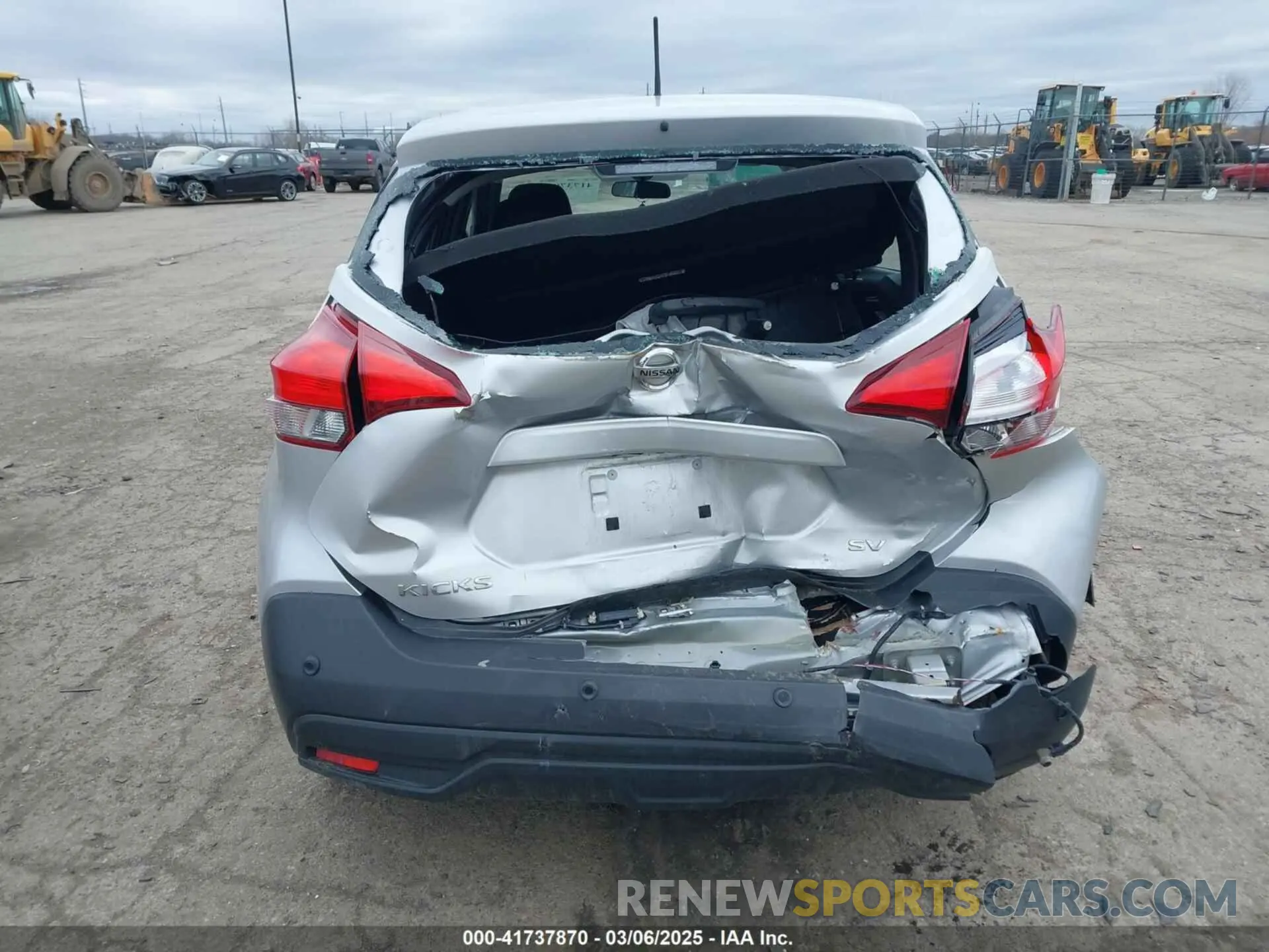 16 Photograph of a damaged car 3N1CP5CV1LL502166 NISSAN KICKS 2020