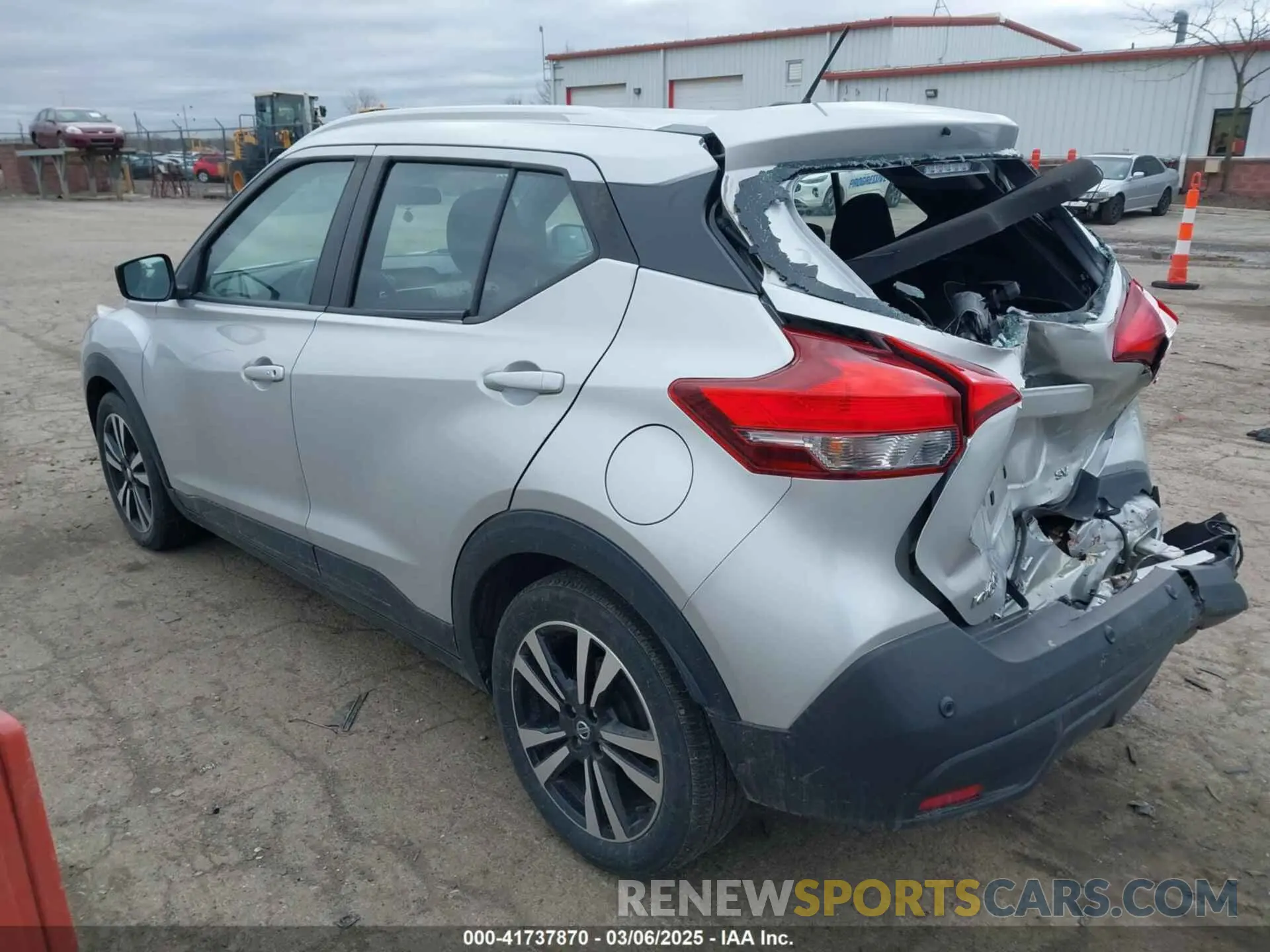 3 Photograph of a damaged car 3N1CP5CV1LL502166 NISSAN KICKS 2020