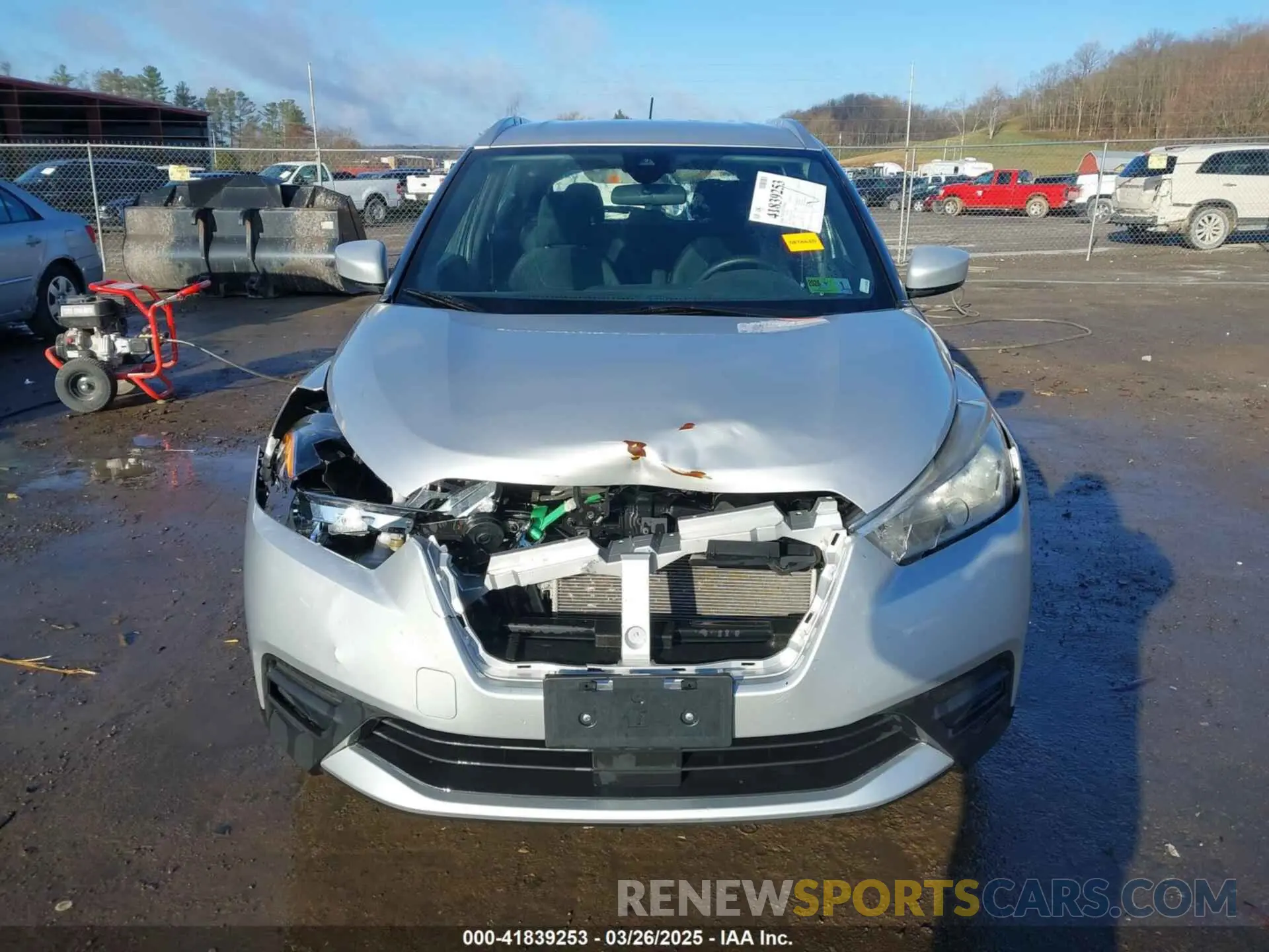 12 Photograph of a damaged car 3N1CP5CV1LL504449 NISSAN KICKS 2020