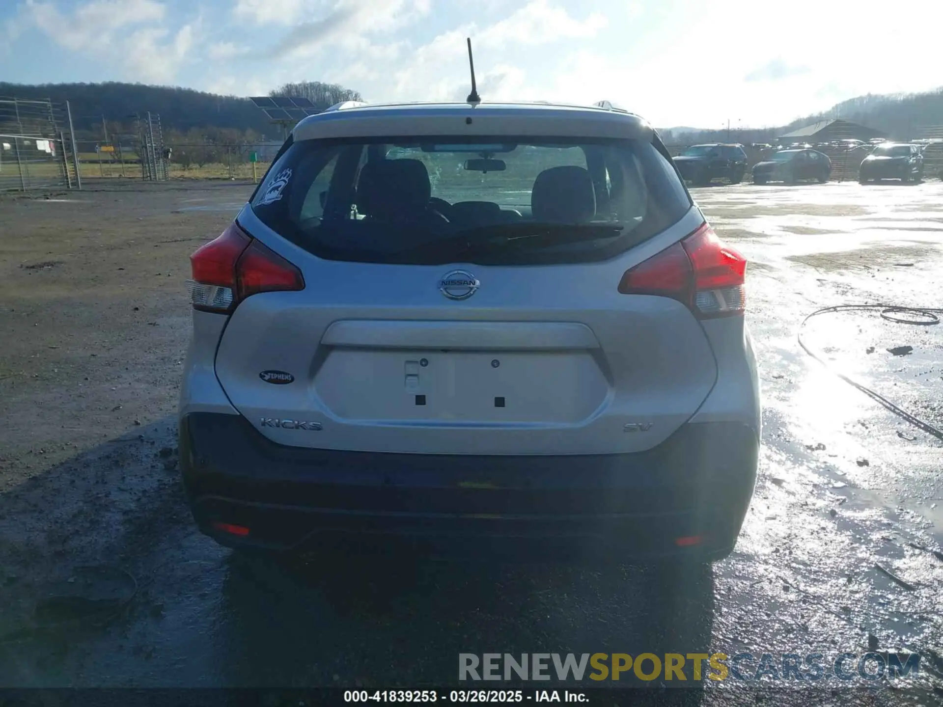 16 Photograph of a damaged car 3N1CP5CV1LL504449 NISSAN KICKS 2020