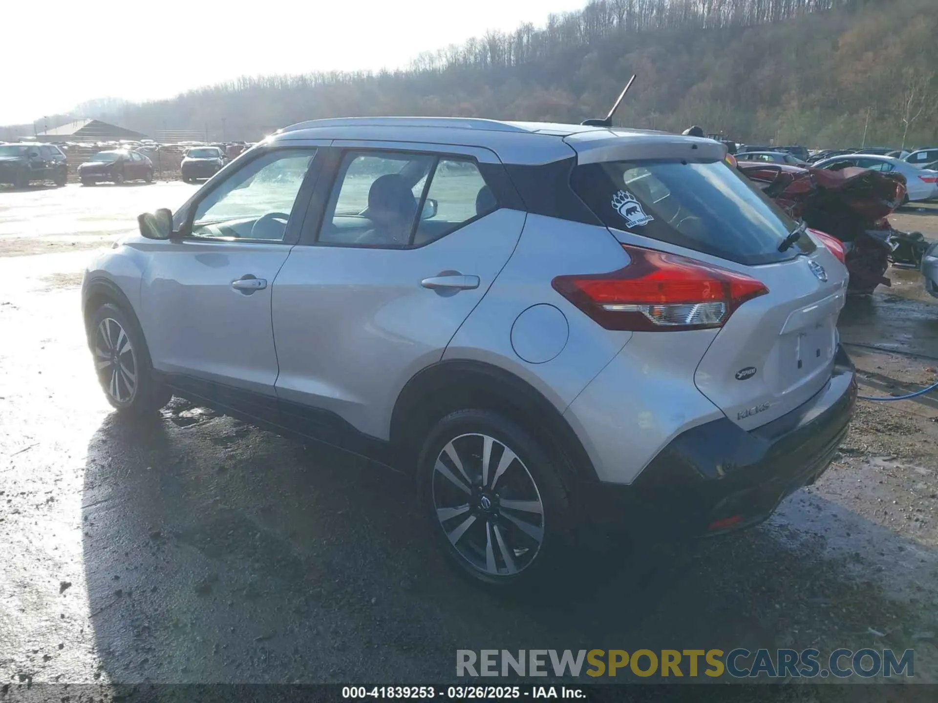 3 Photograph of a damaged car 3N1CP5CV1LL504449 NISSAN KICKS 2020