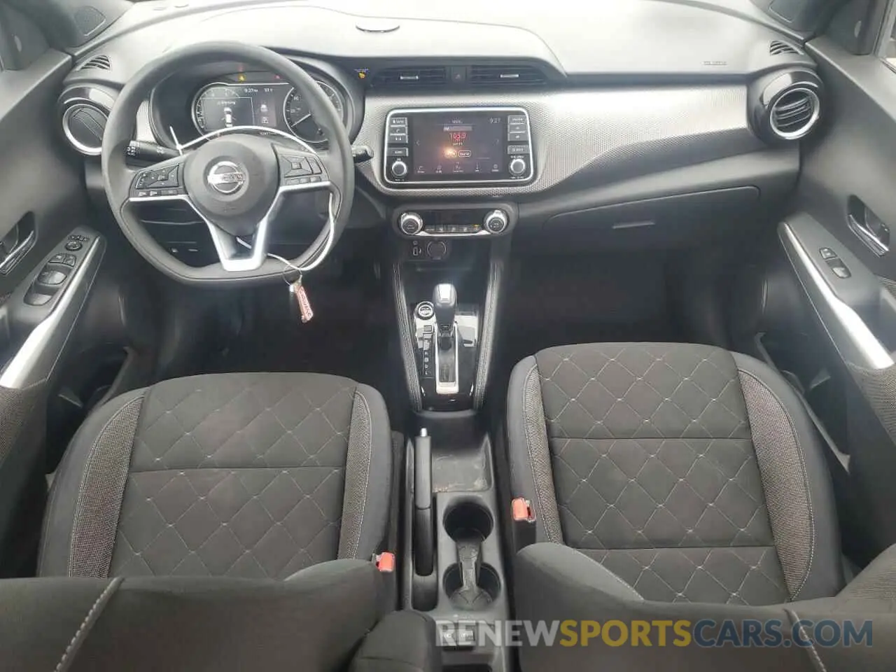 8 Photograph of a damaged car 3N1CP5CV1LL505312 NISSAN KICKS 2020