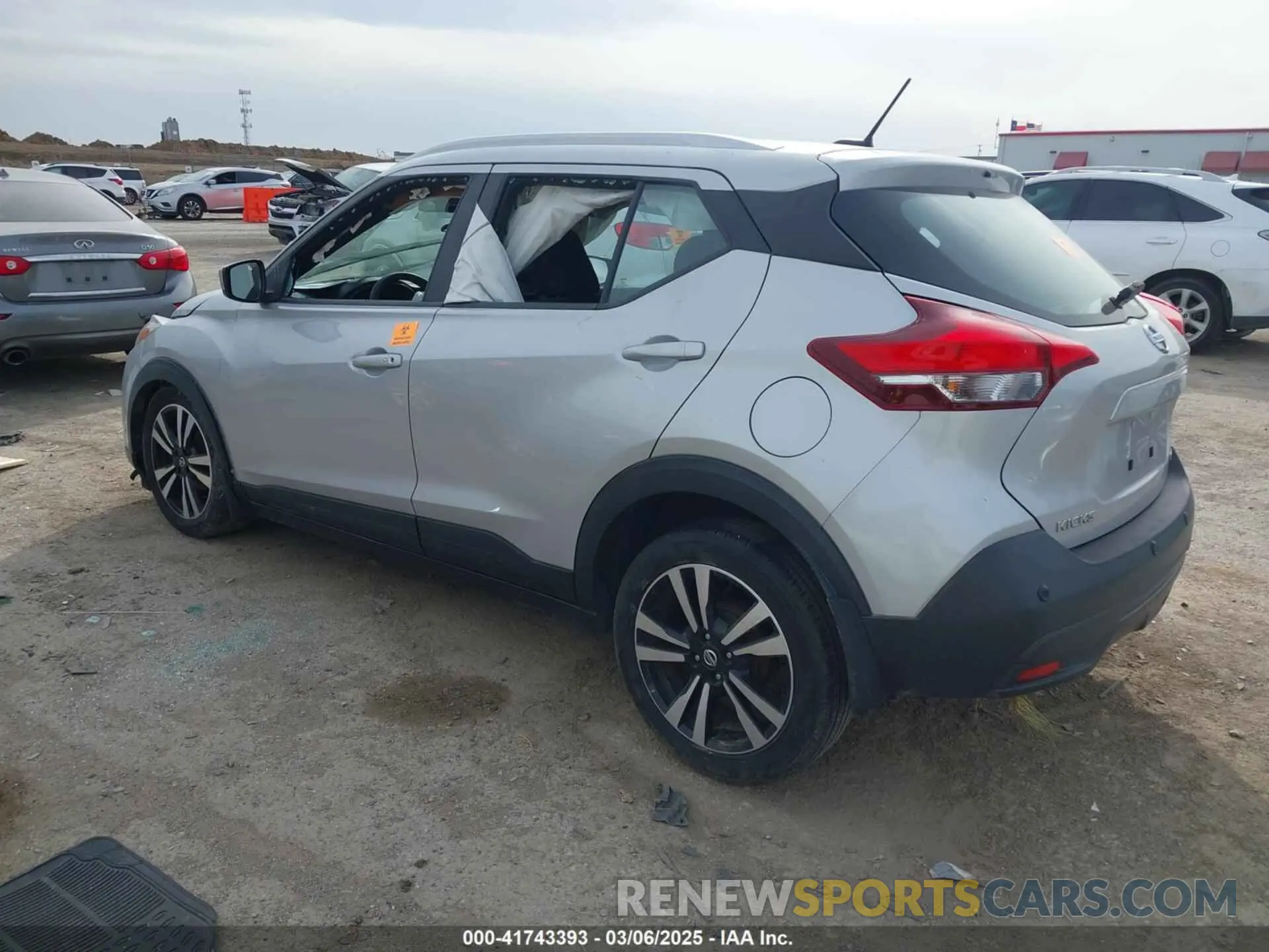 3 Photograph of a damaged car 3N1CP5CV1LL506511 NISSAN KICKS 2020