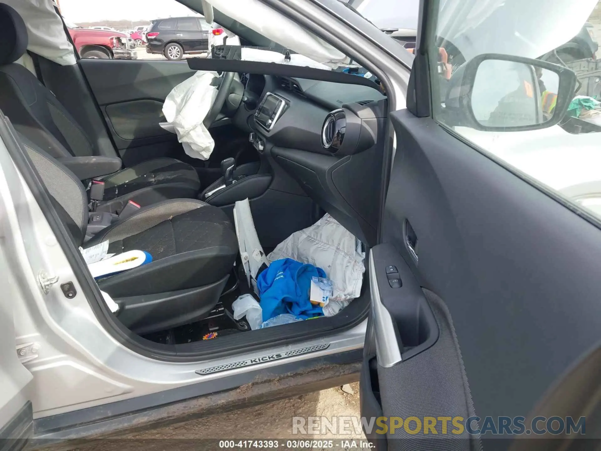 5 Photograph of a damaged car 3N1CP5CV1LL506511 NISSAN KICKS 2020