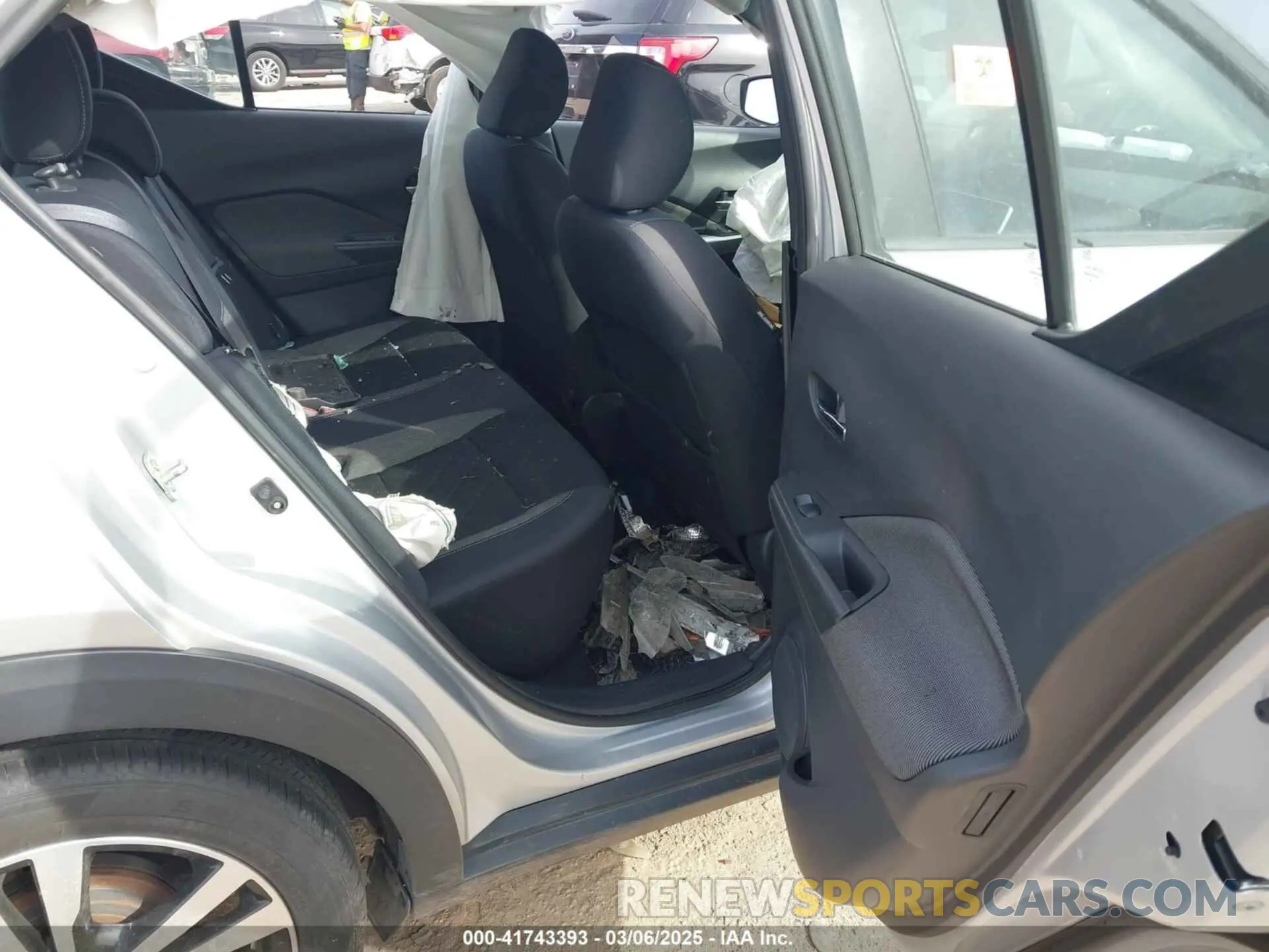 8 Photograph of a damaged car 3N1CP5CV1LL506511 NISSAN KICKS 2020