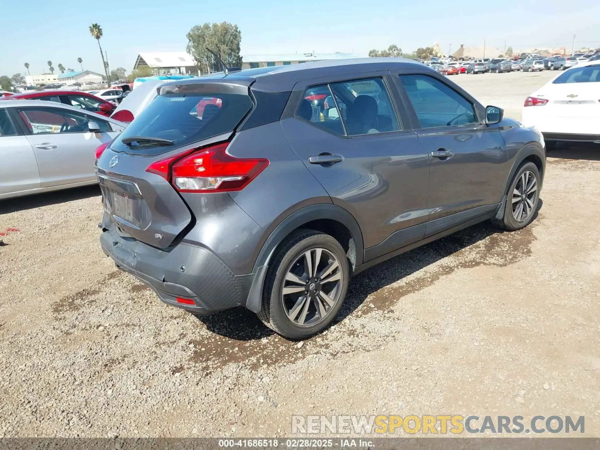 4 Photograph of a damaged car 3N1CP5CV1LL508954 NISSAN KICKS 2020